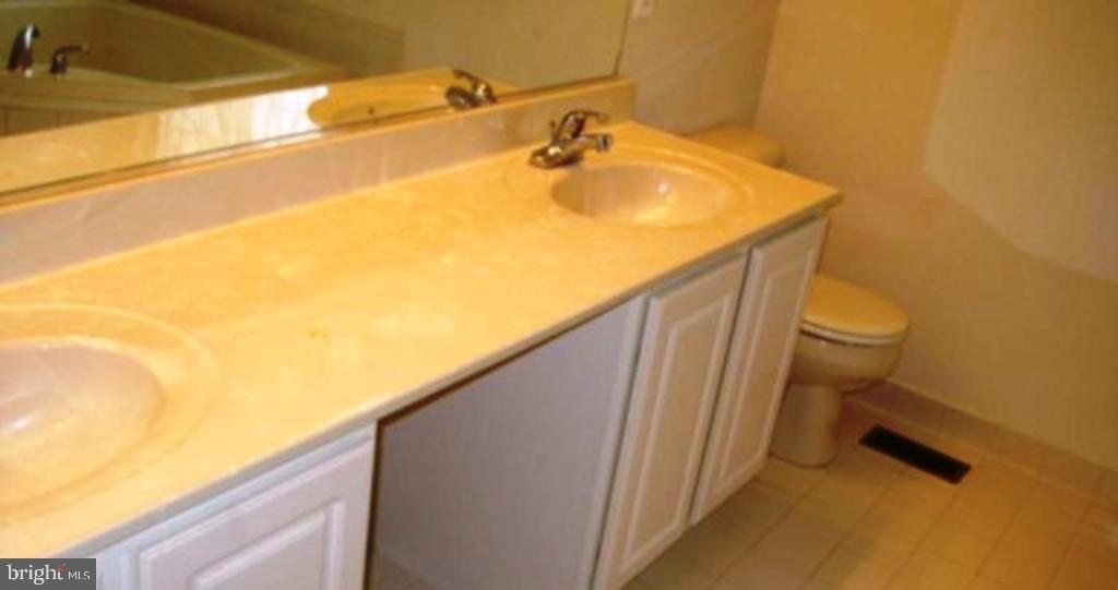 MONMOUTH MEADOWS - Residential