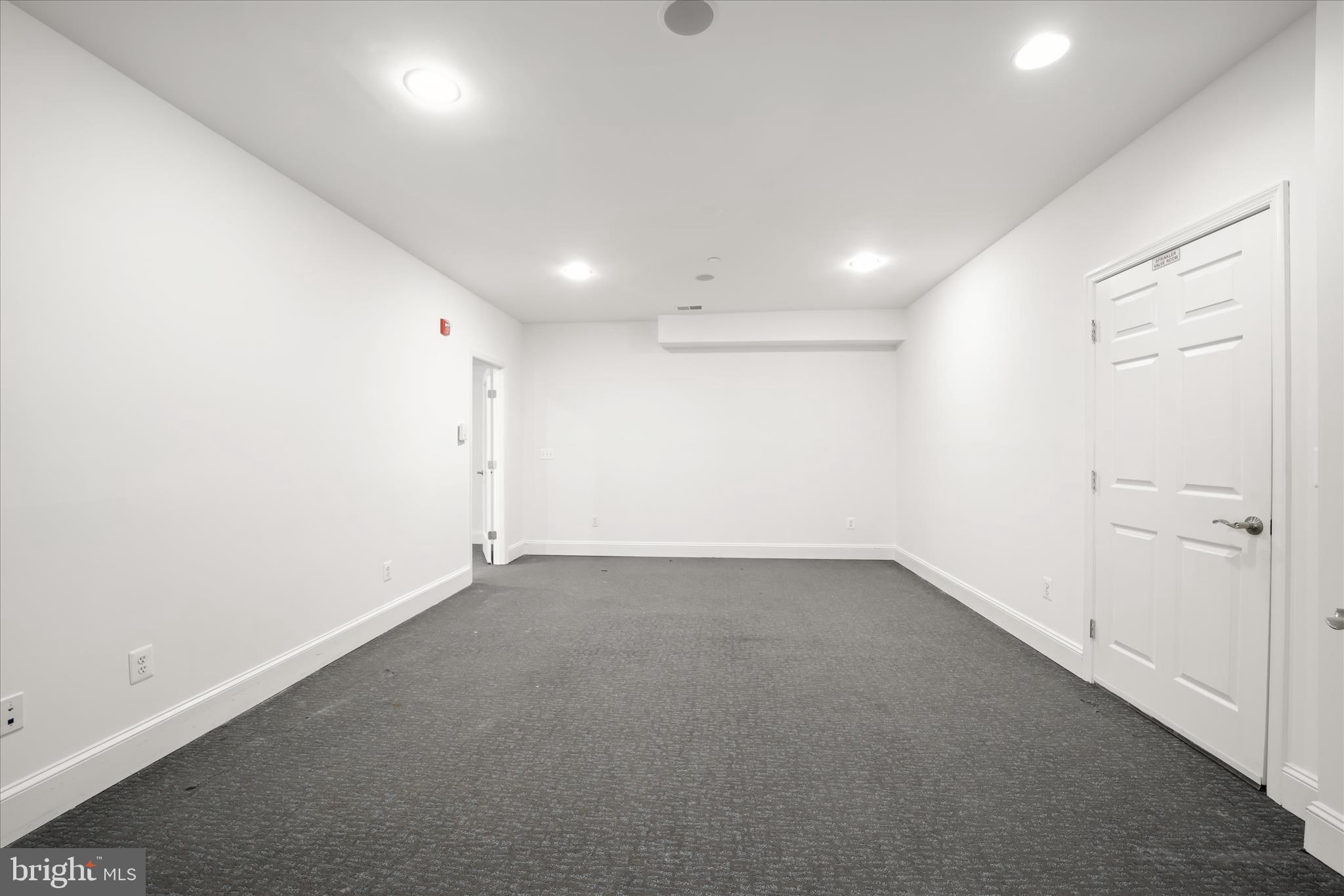 TWIN LAKES - Residential