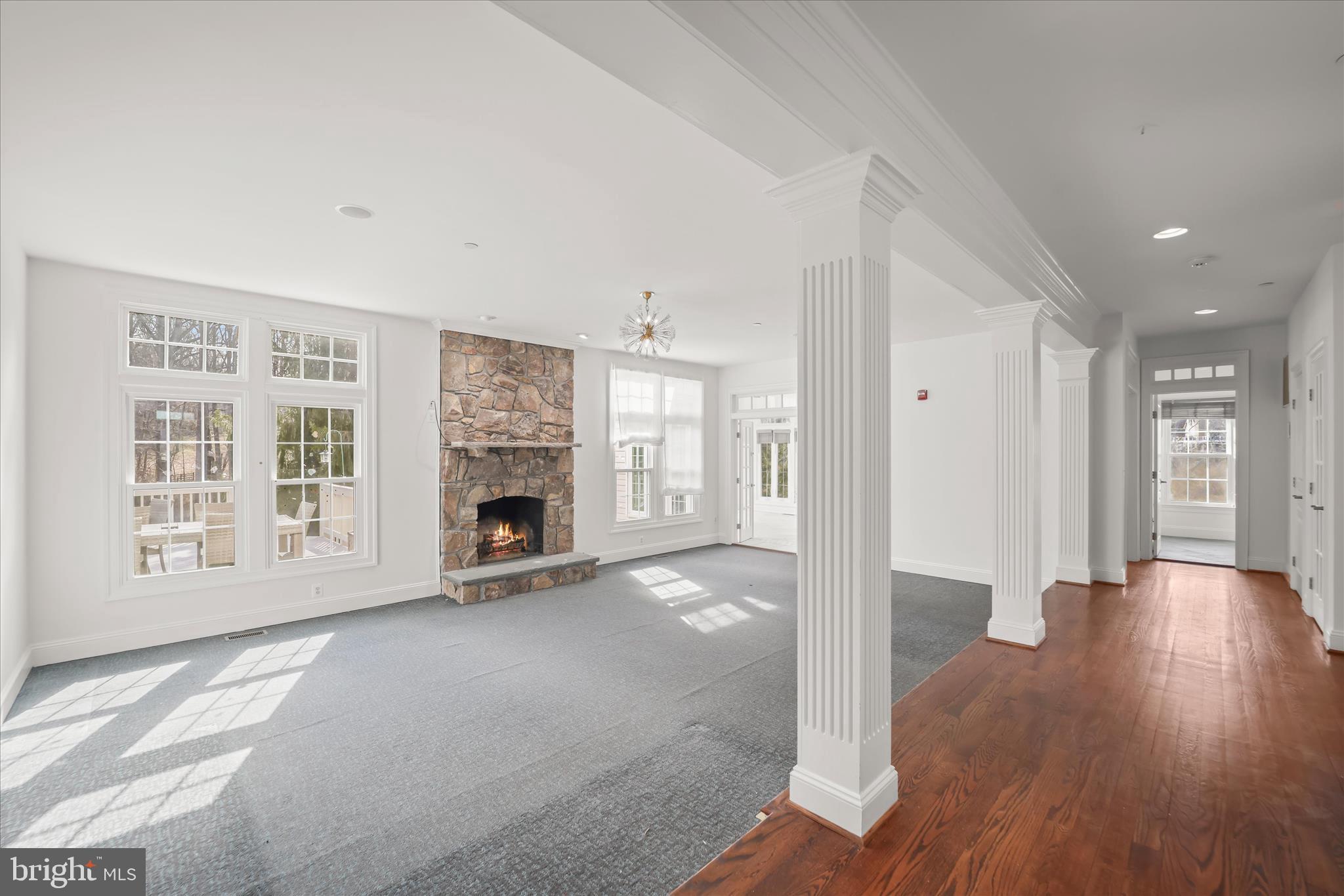 TWIN LAKES - Residential