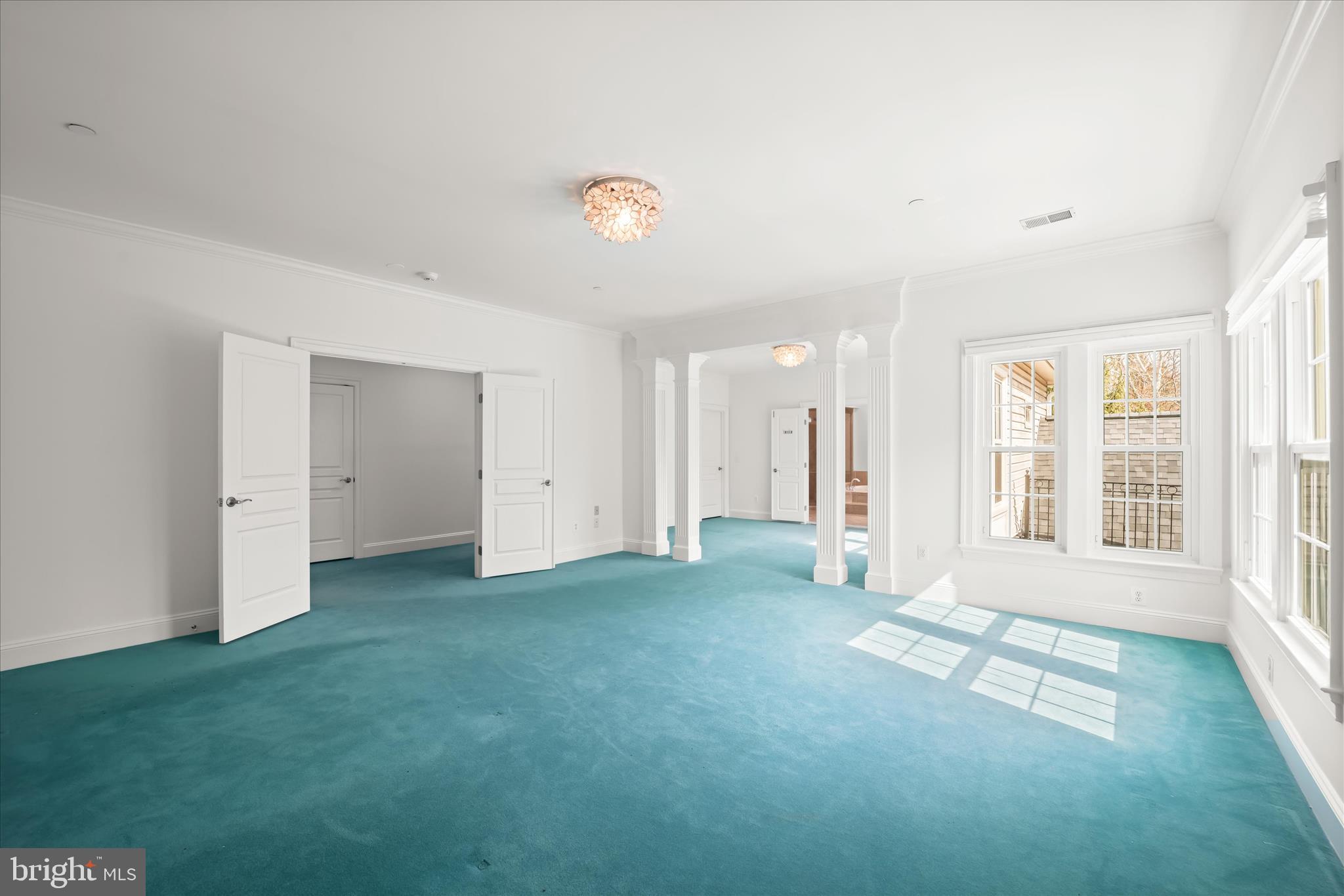 TWIN LAKES - Residential