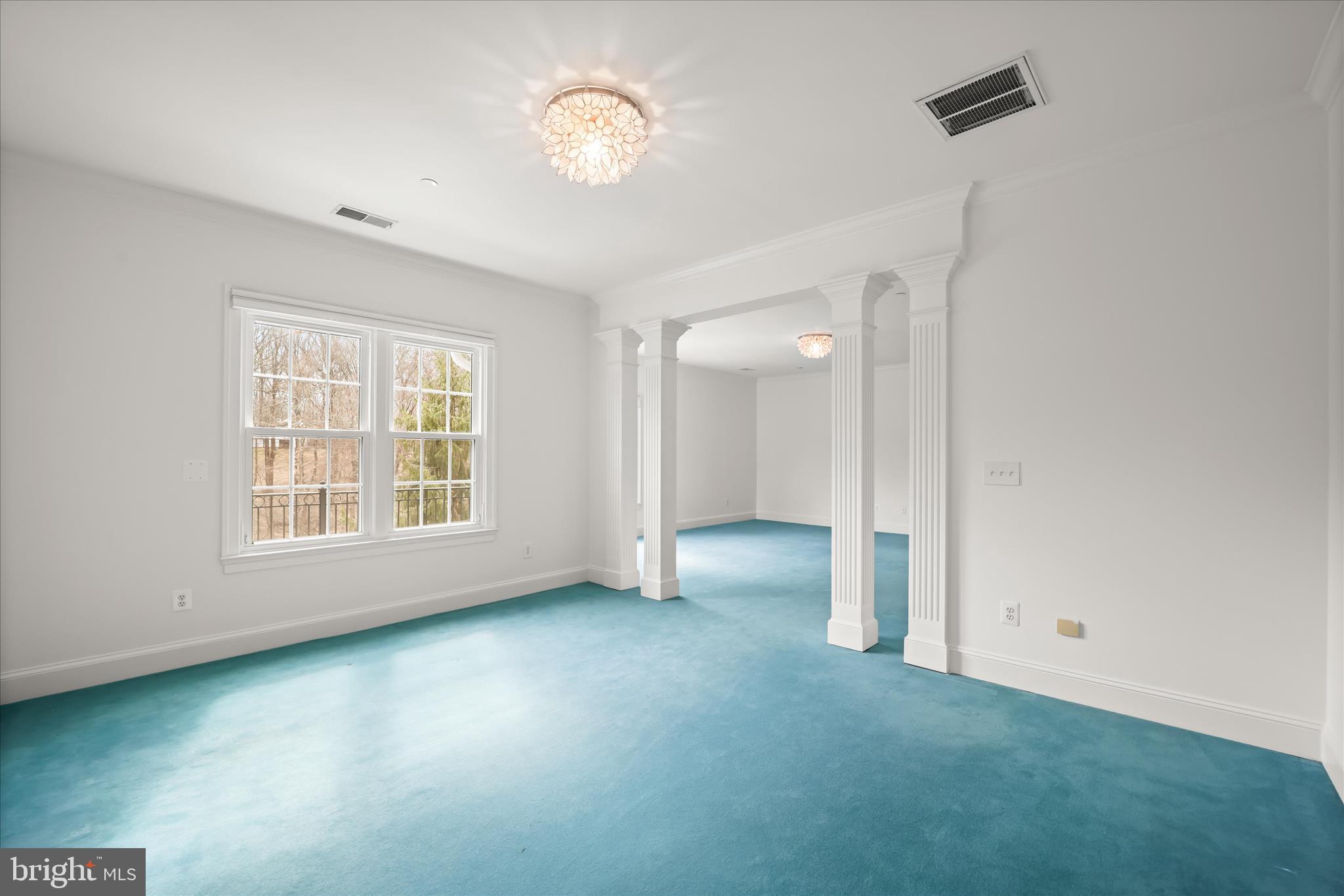 TWIN LAKES - Residential