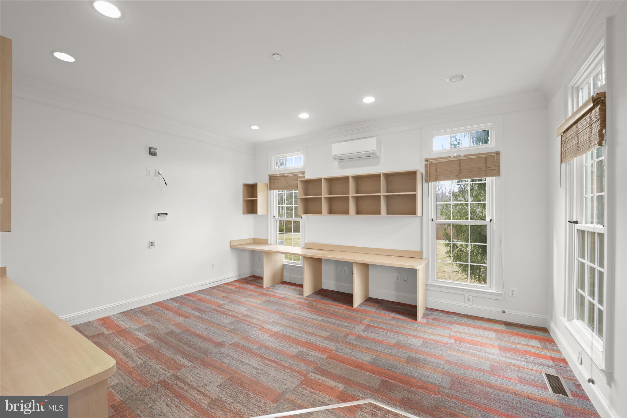 TWIN LAKES - Residential