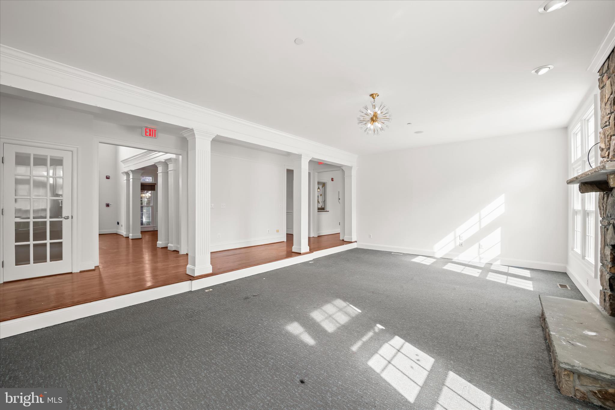 TWIN LAKES - Residential