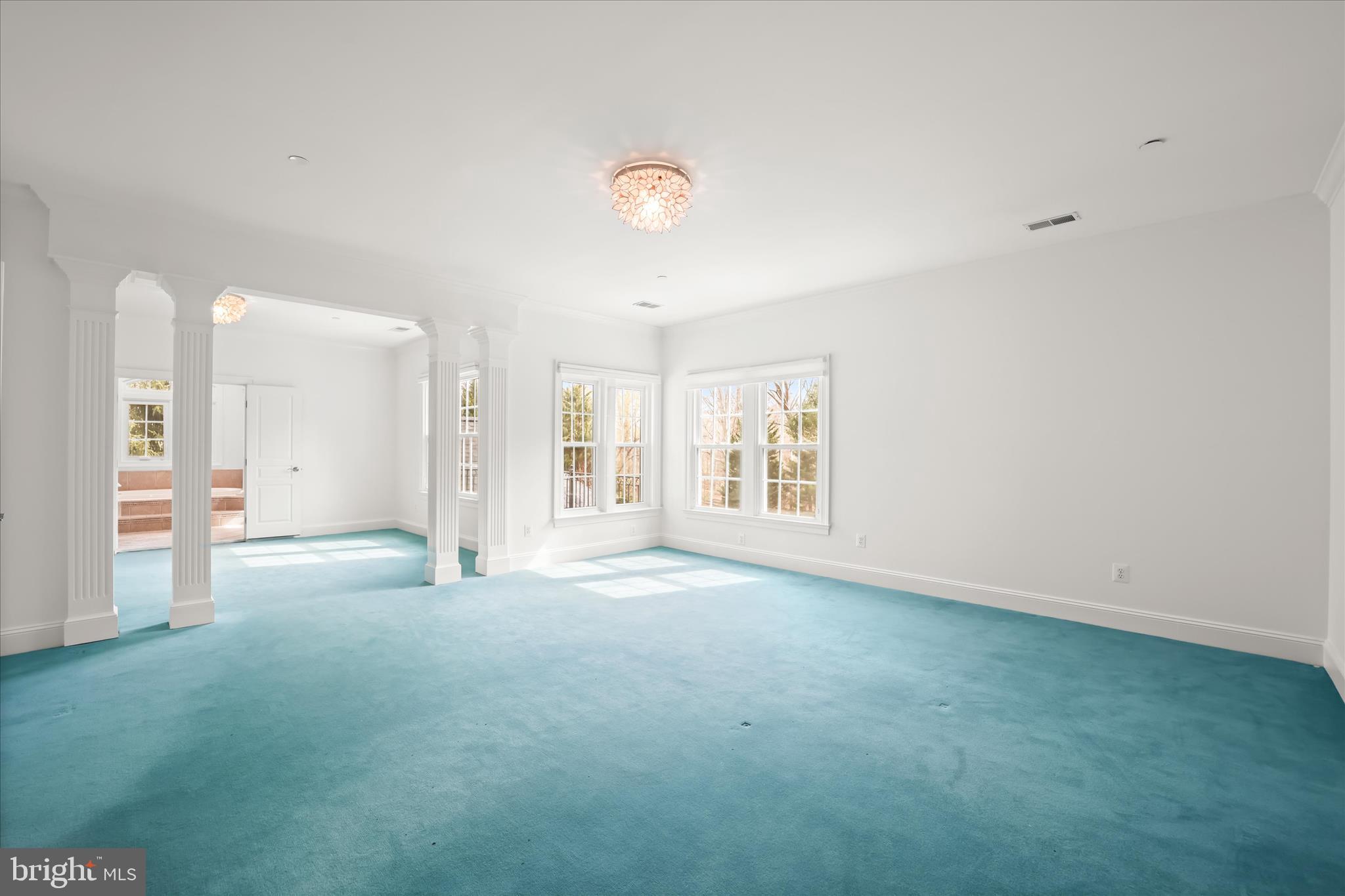 TWIN LAKES - Residential