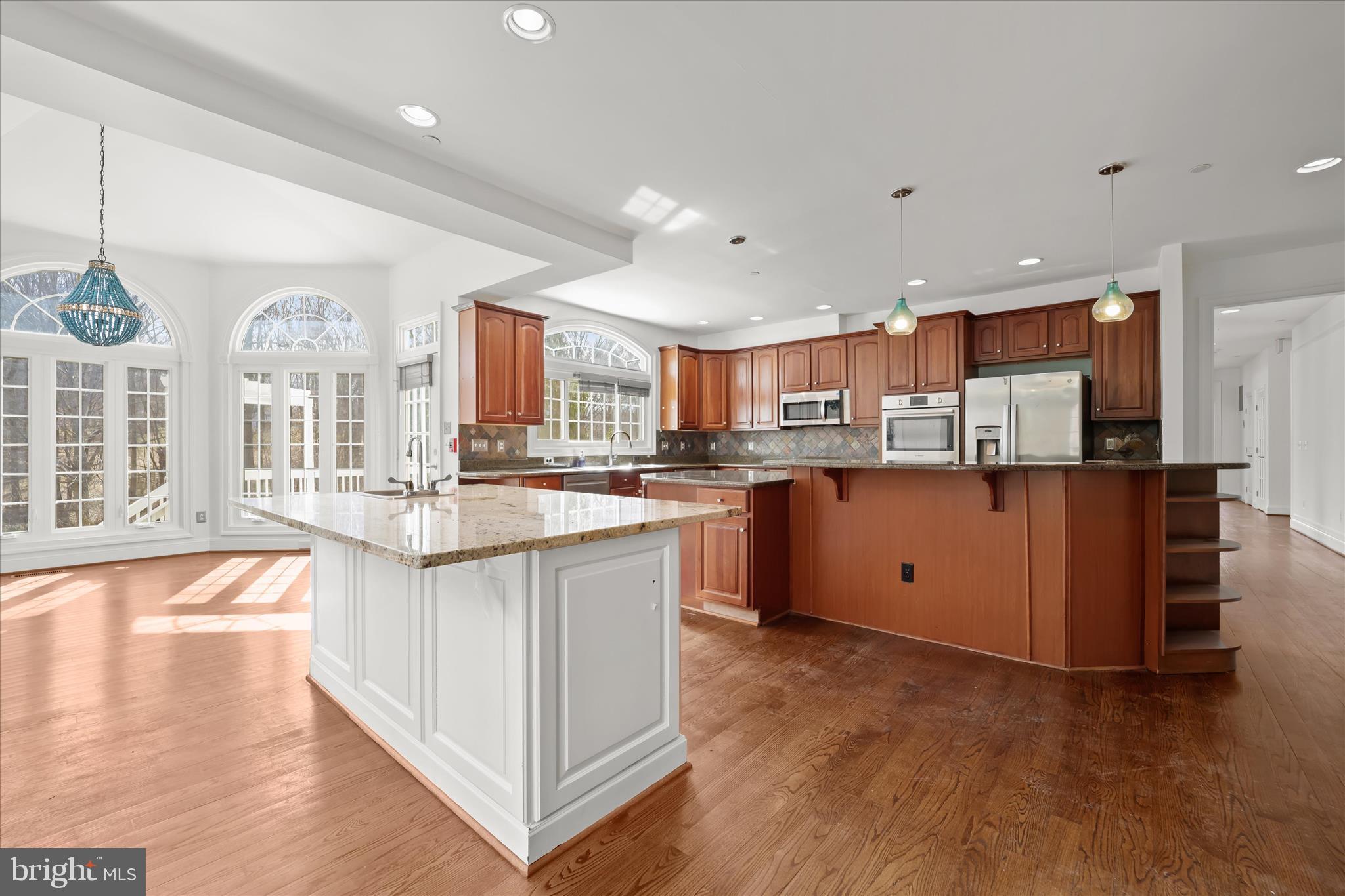 TWIN LAKES - Residential