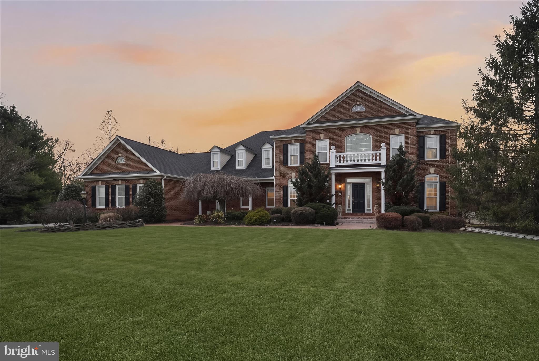 TWIN LAKES - Residential