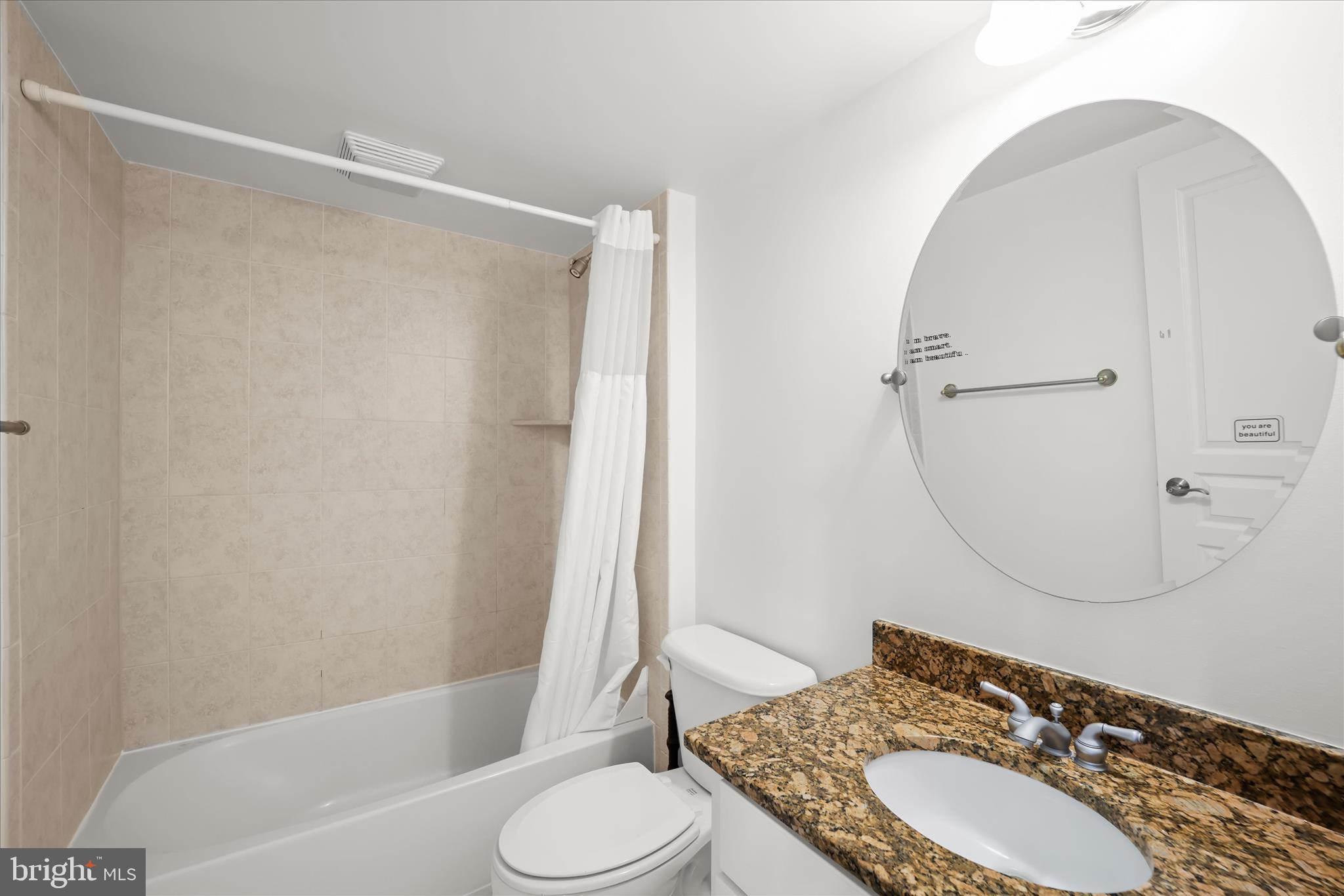 TWIN LAKES - Residential