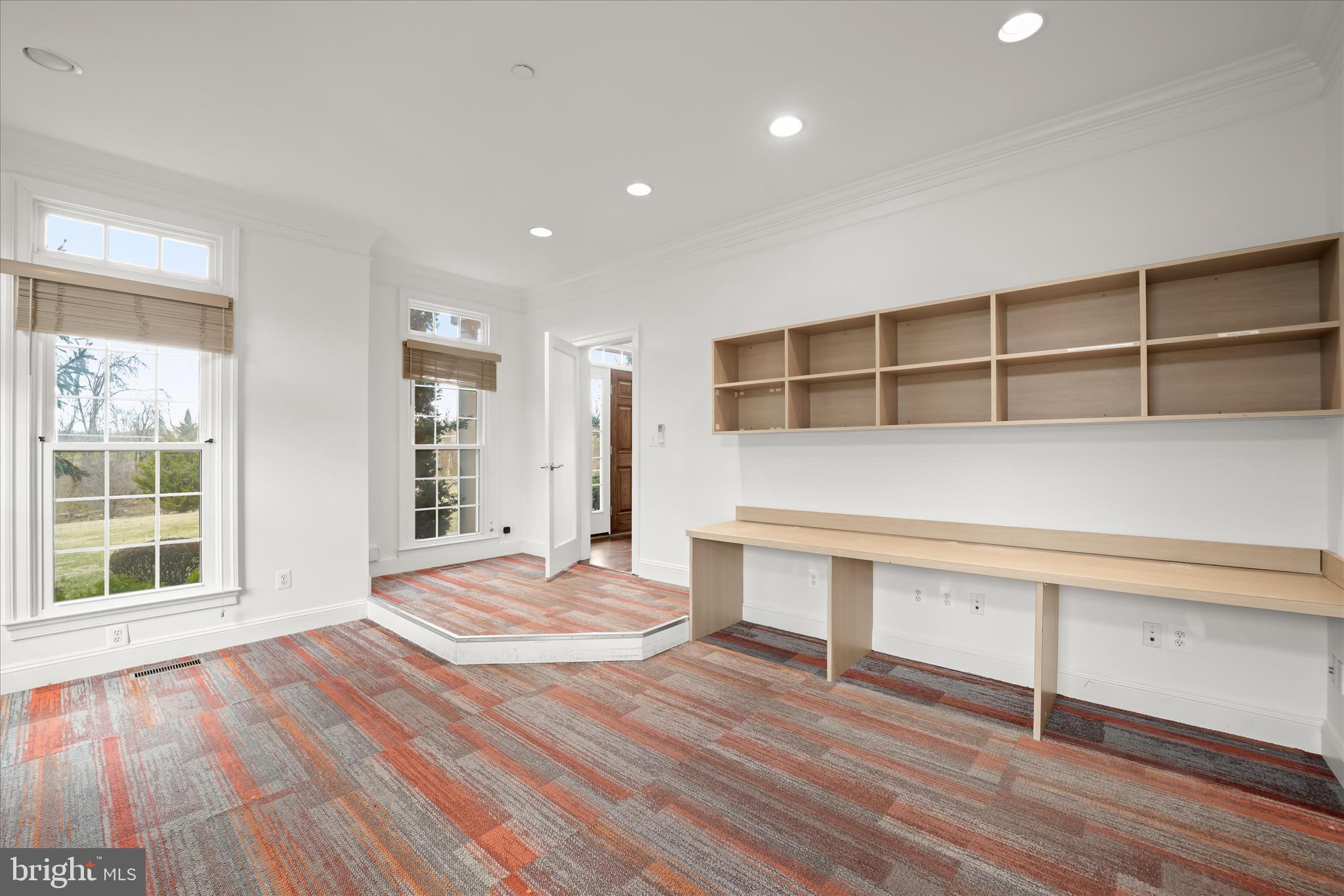 TWIN LAKES - Residential