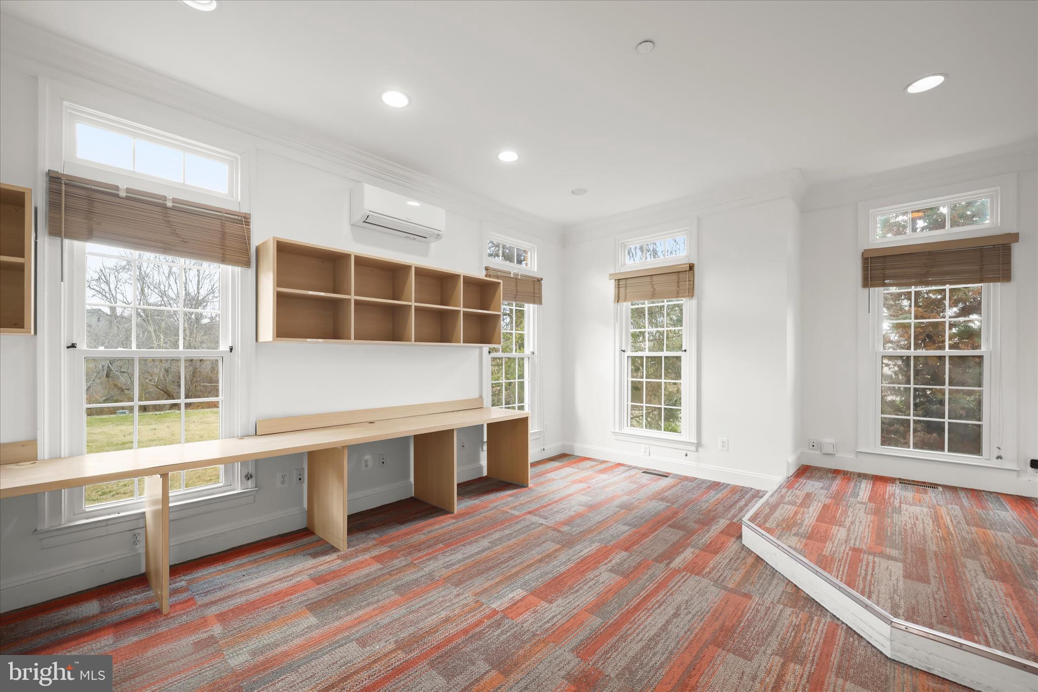 TWIN LAKES - Residential