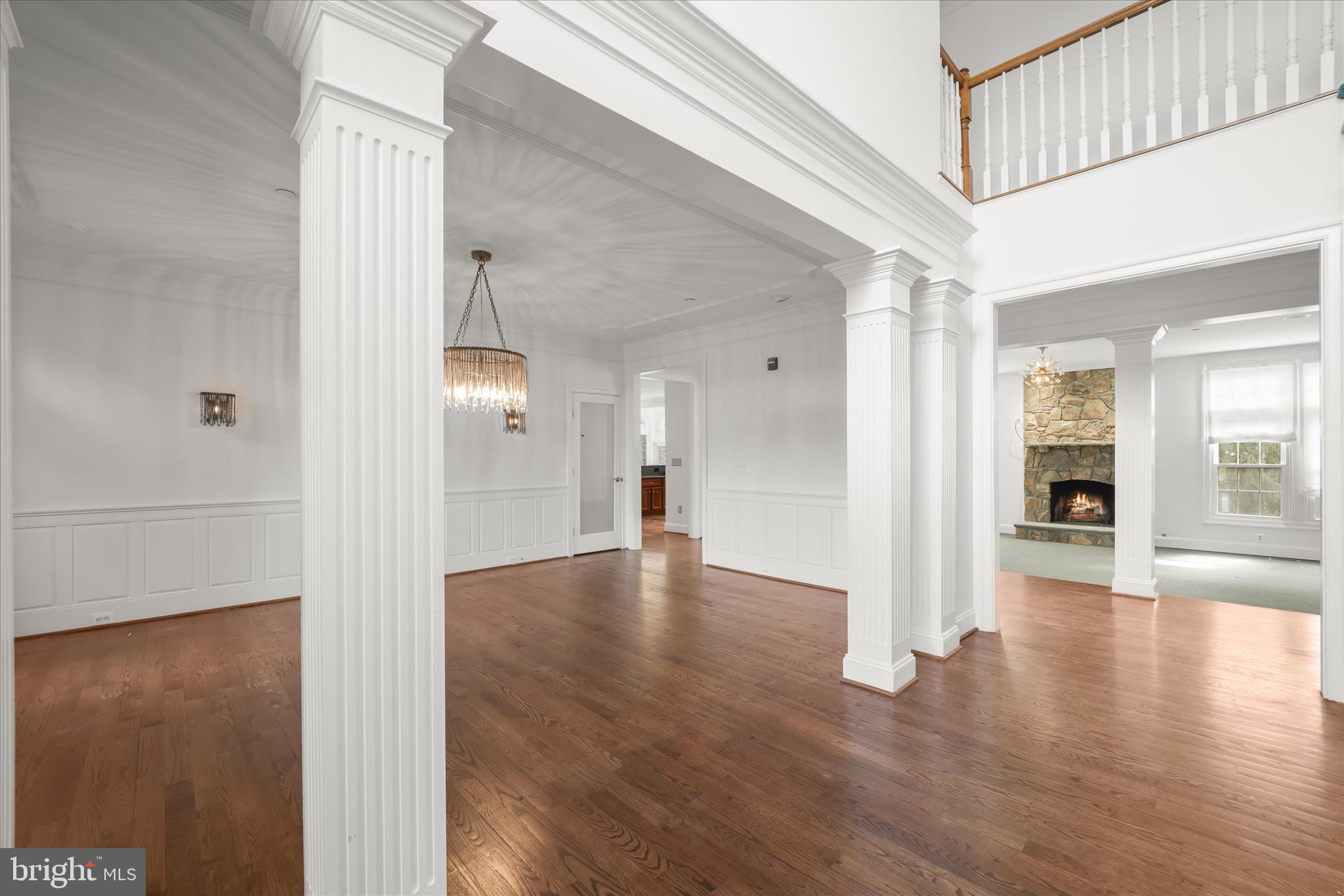 TWIN LAKES - Residential