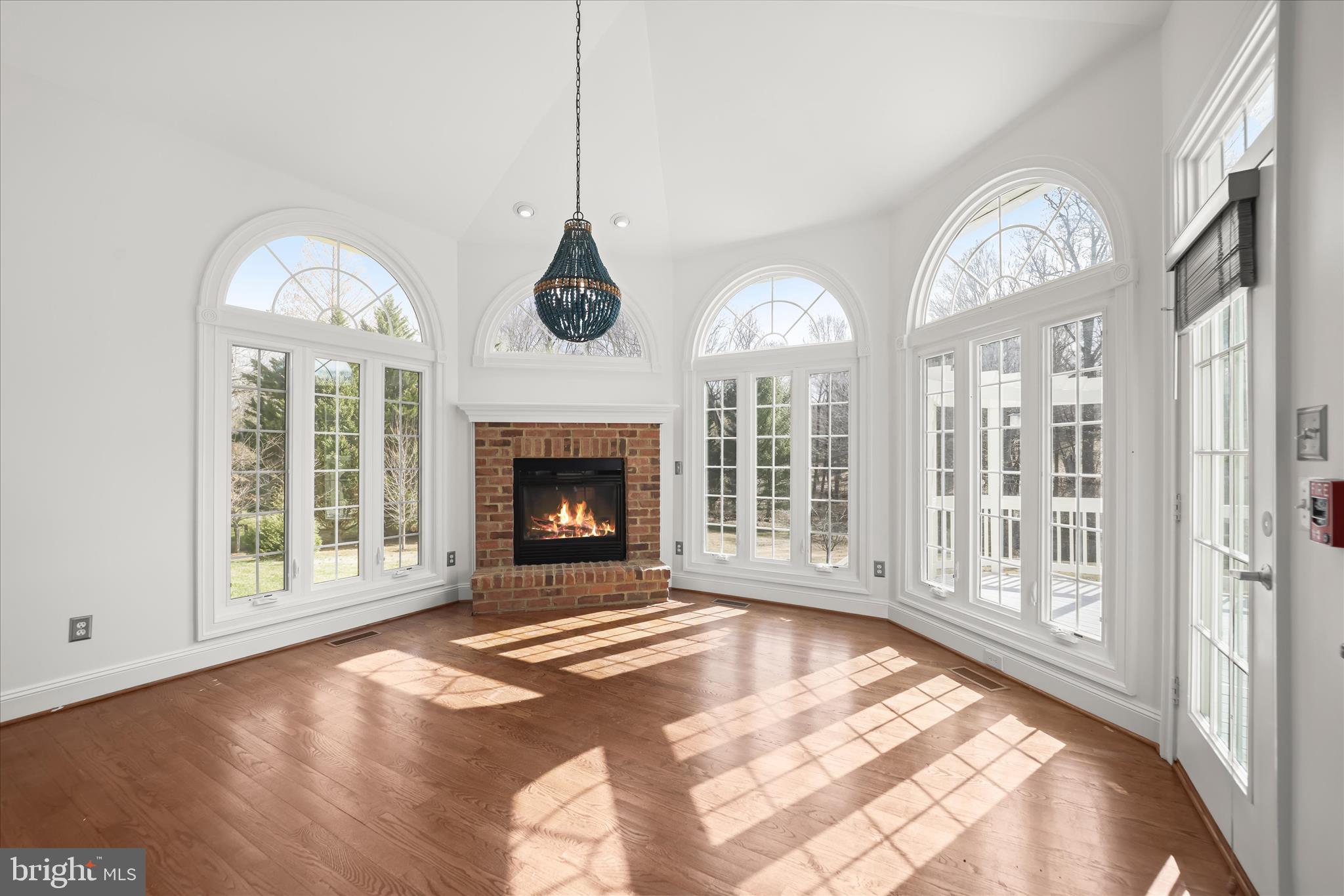 TWIN LAKES - Residential