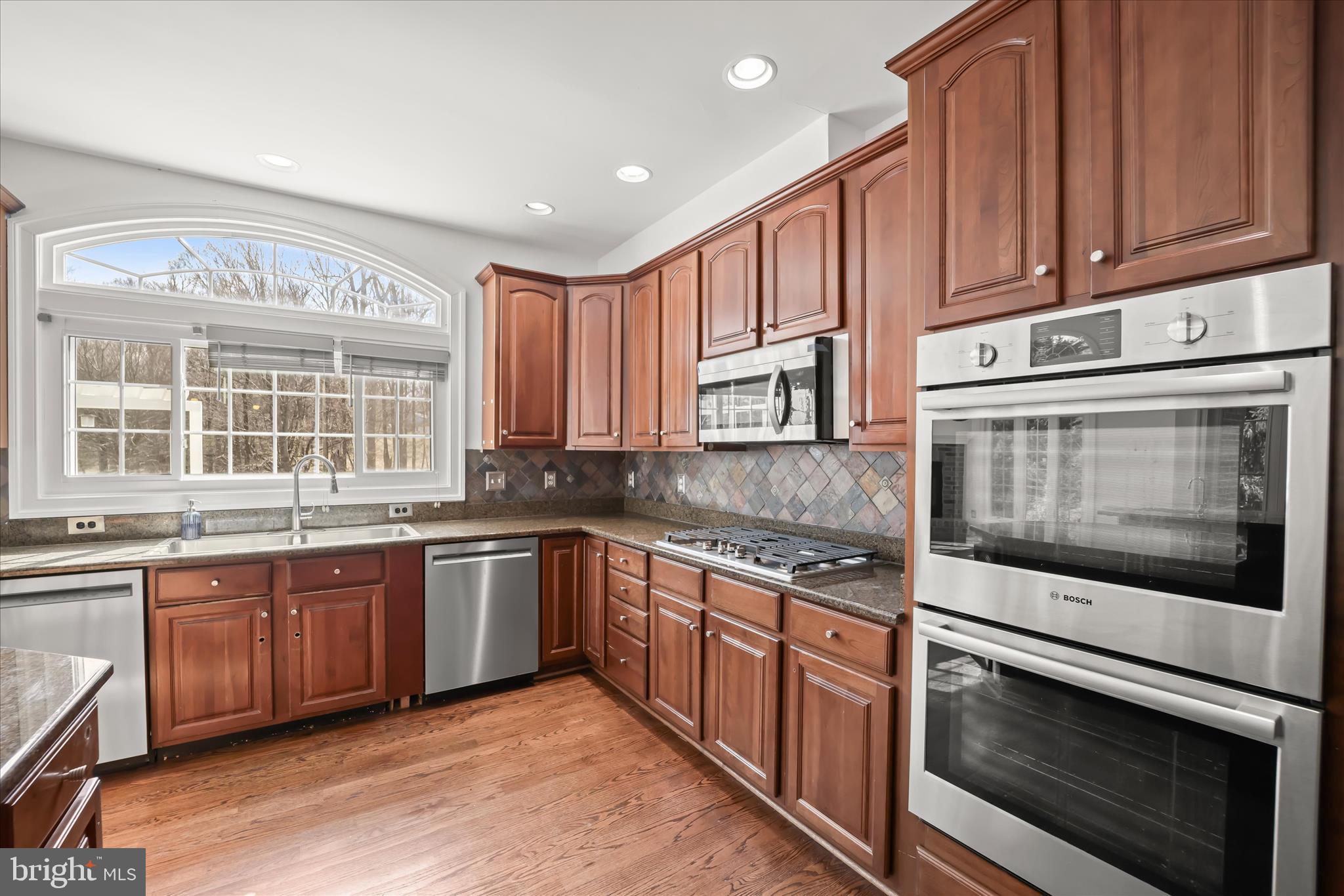 TWIN LAKES - Residential