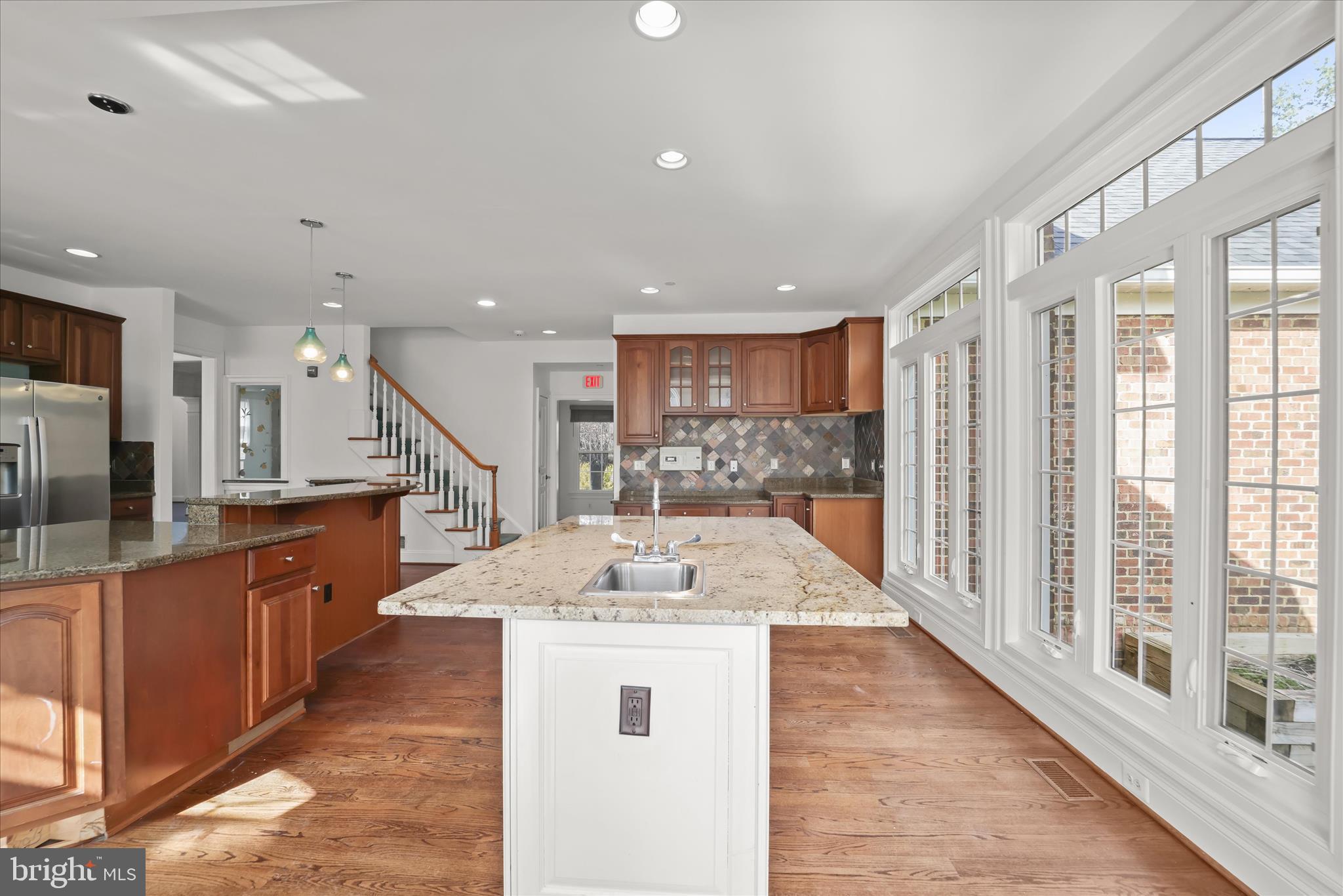 TWIN LAKES - Residential