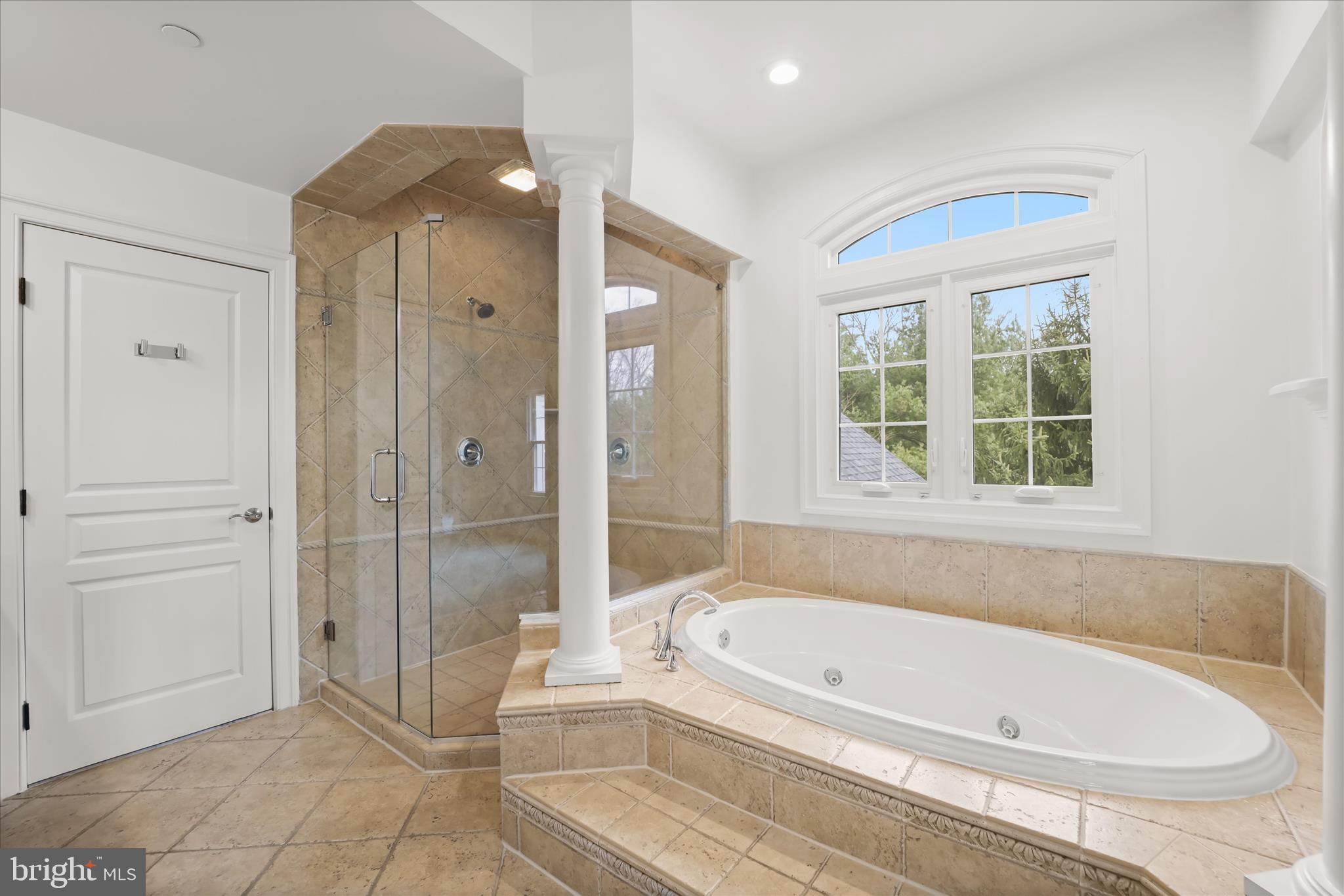 TWIN LAKES - Residential