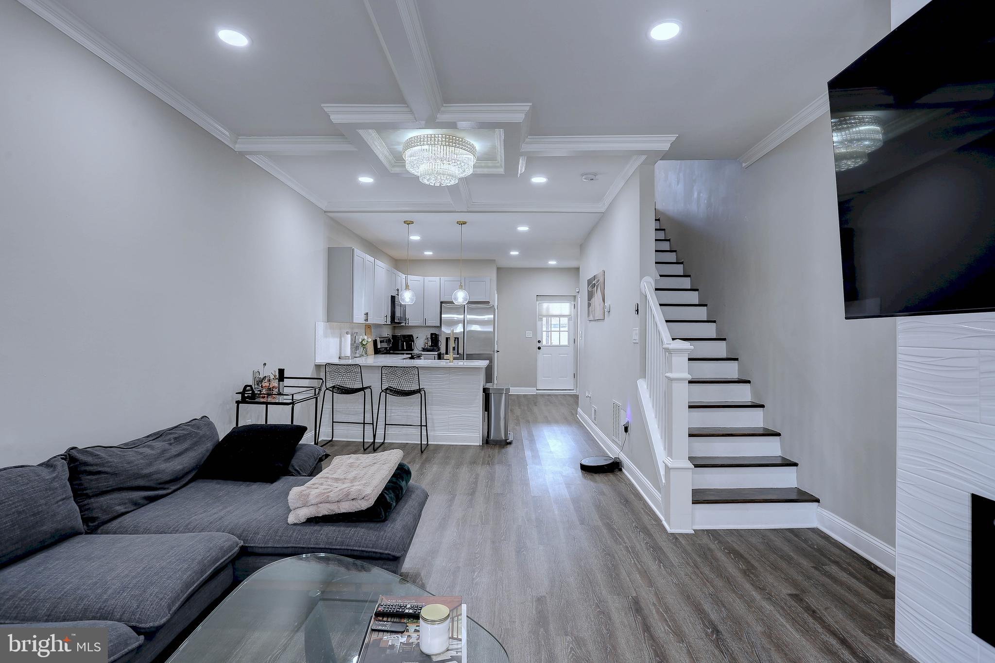 109 S CALHOUN STREET