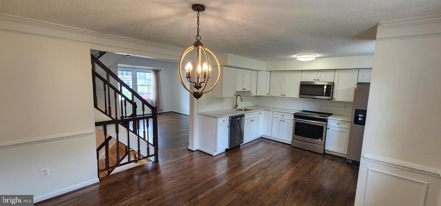 13592 BENTLEY CIRCLE