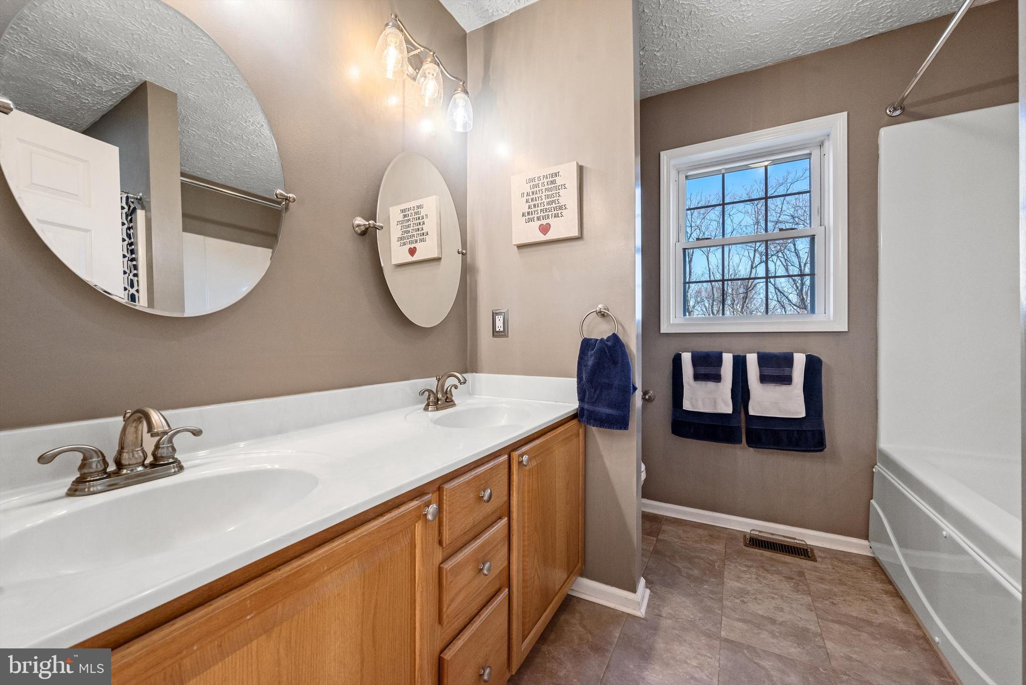 STONEY MOUNTAIN ESTATES - Residential