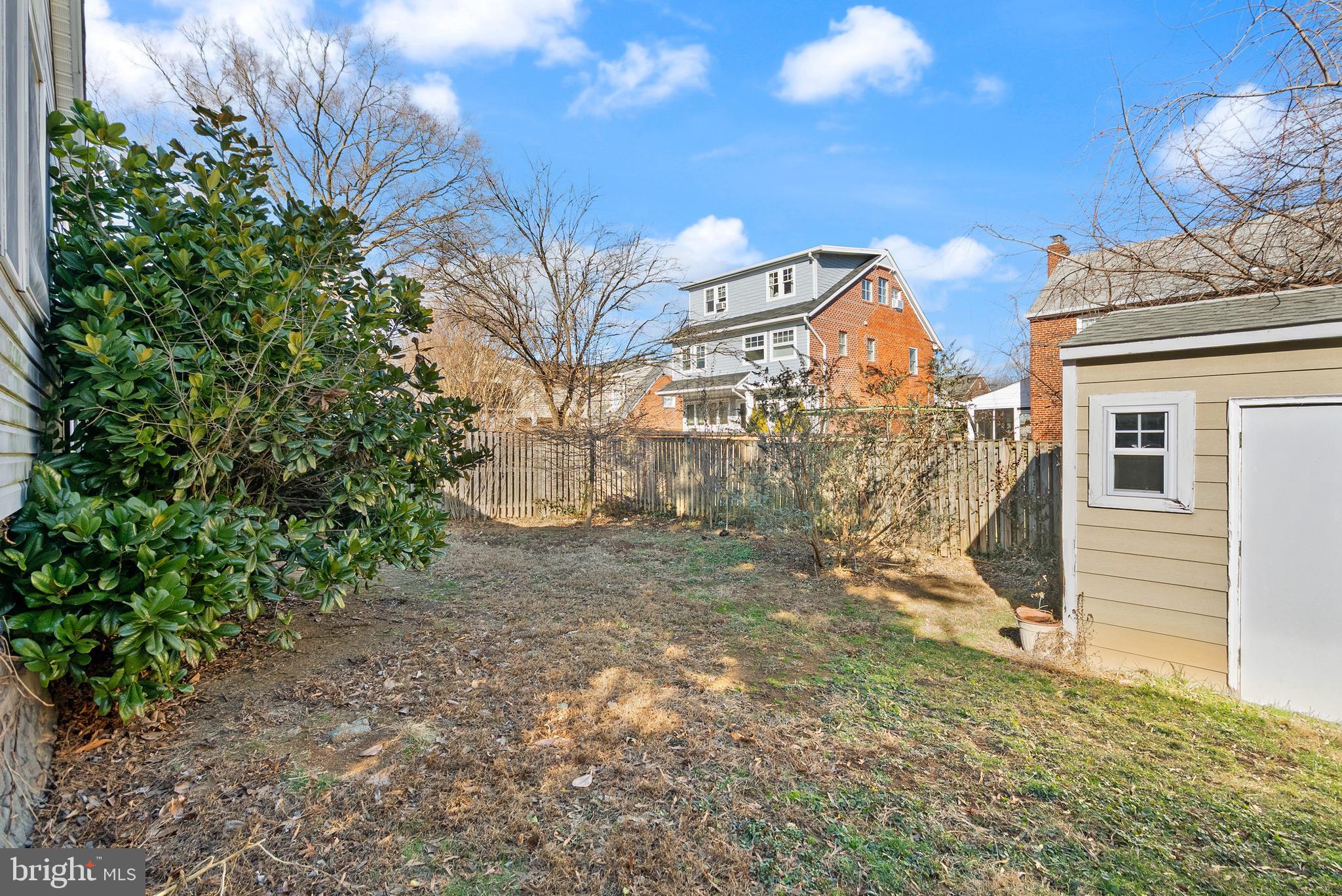 LEE HEIGHTS - Residential