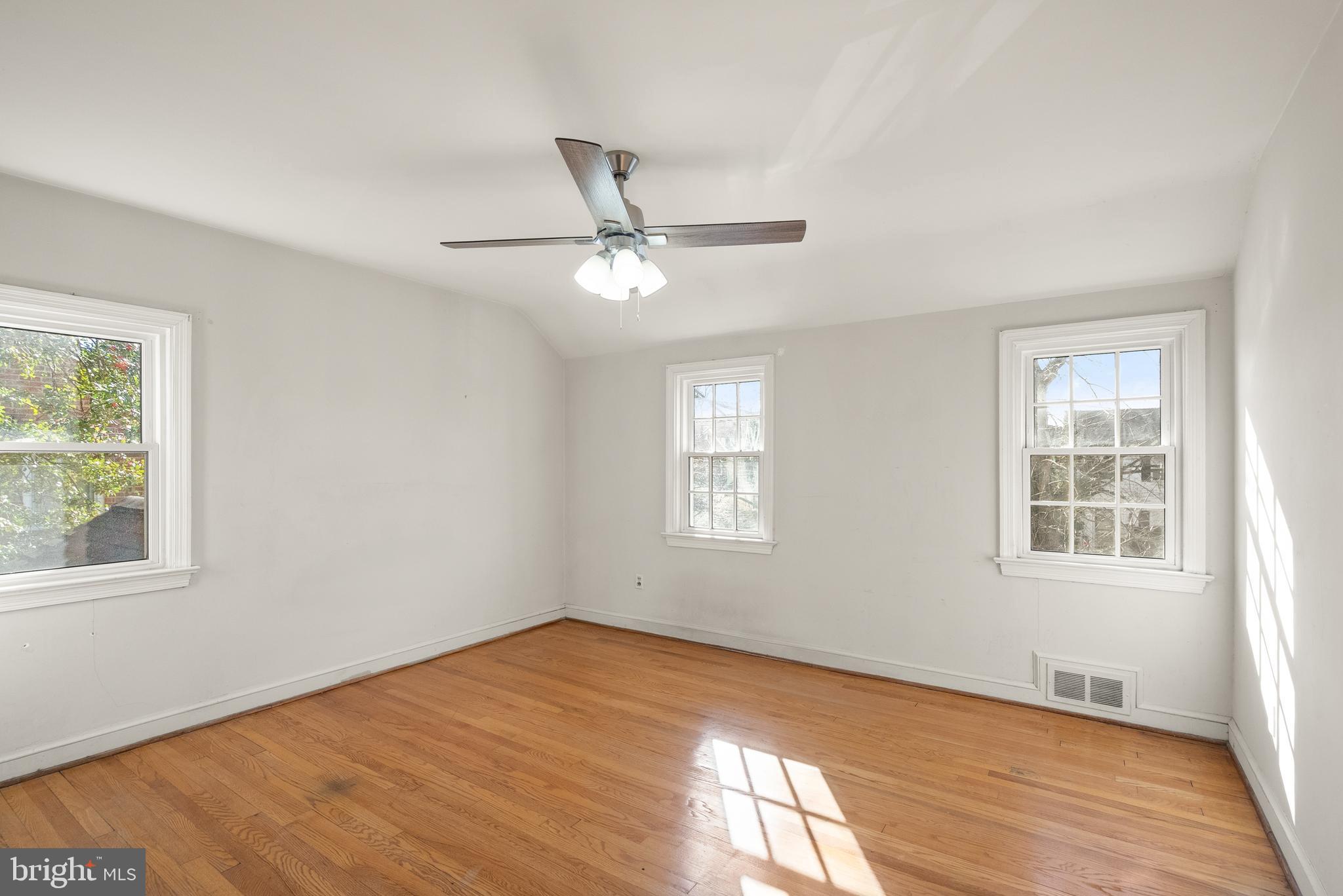 LEE HEIGHTS - Residential