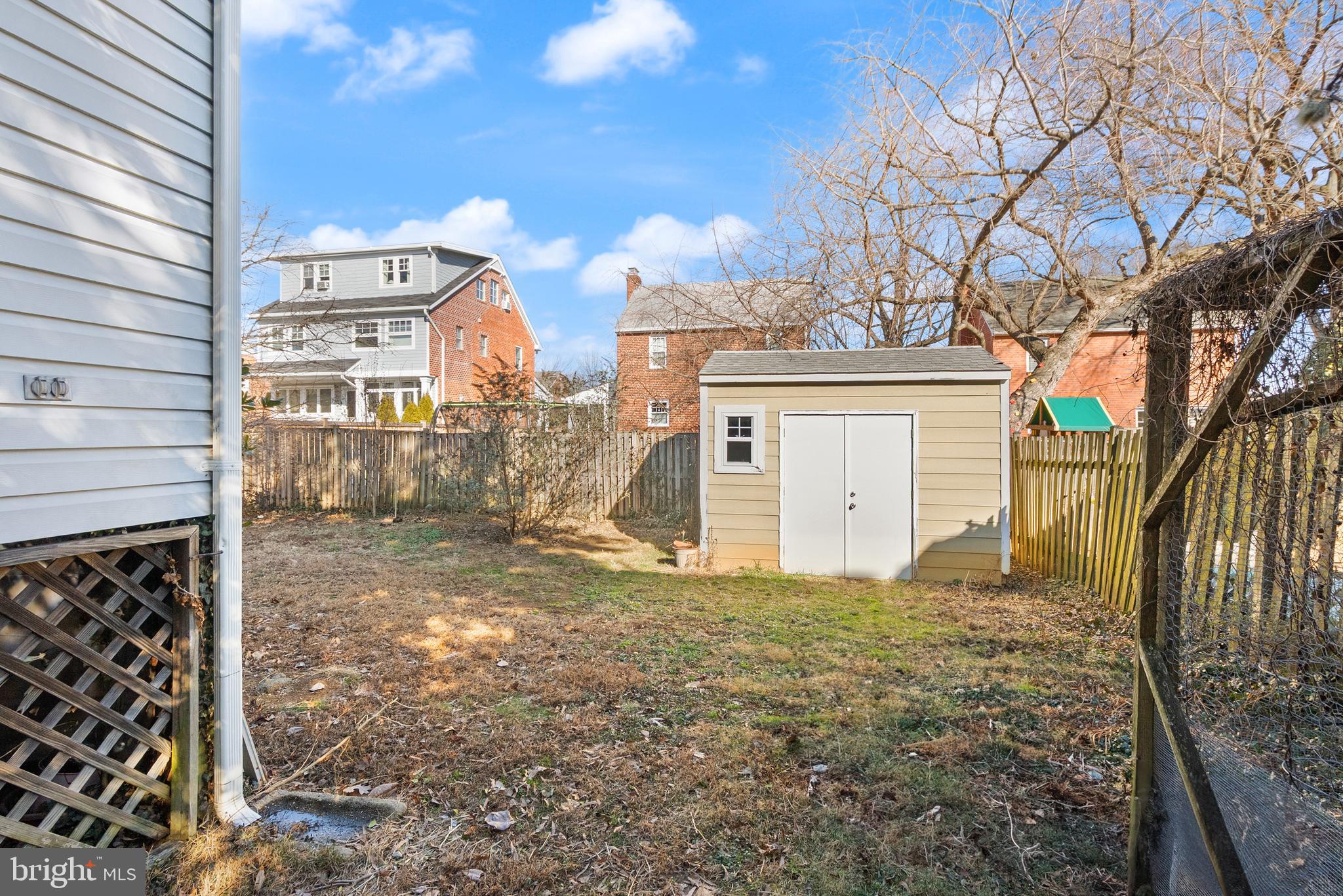 LEE HEIGHTS - Residential