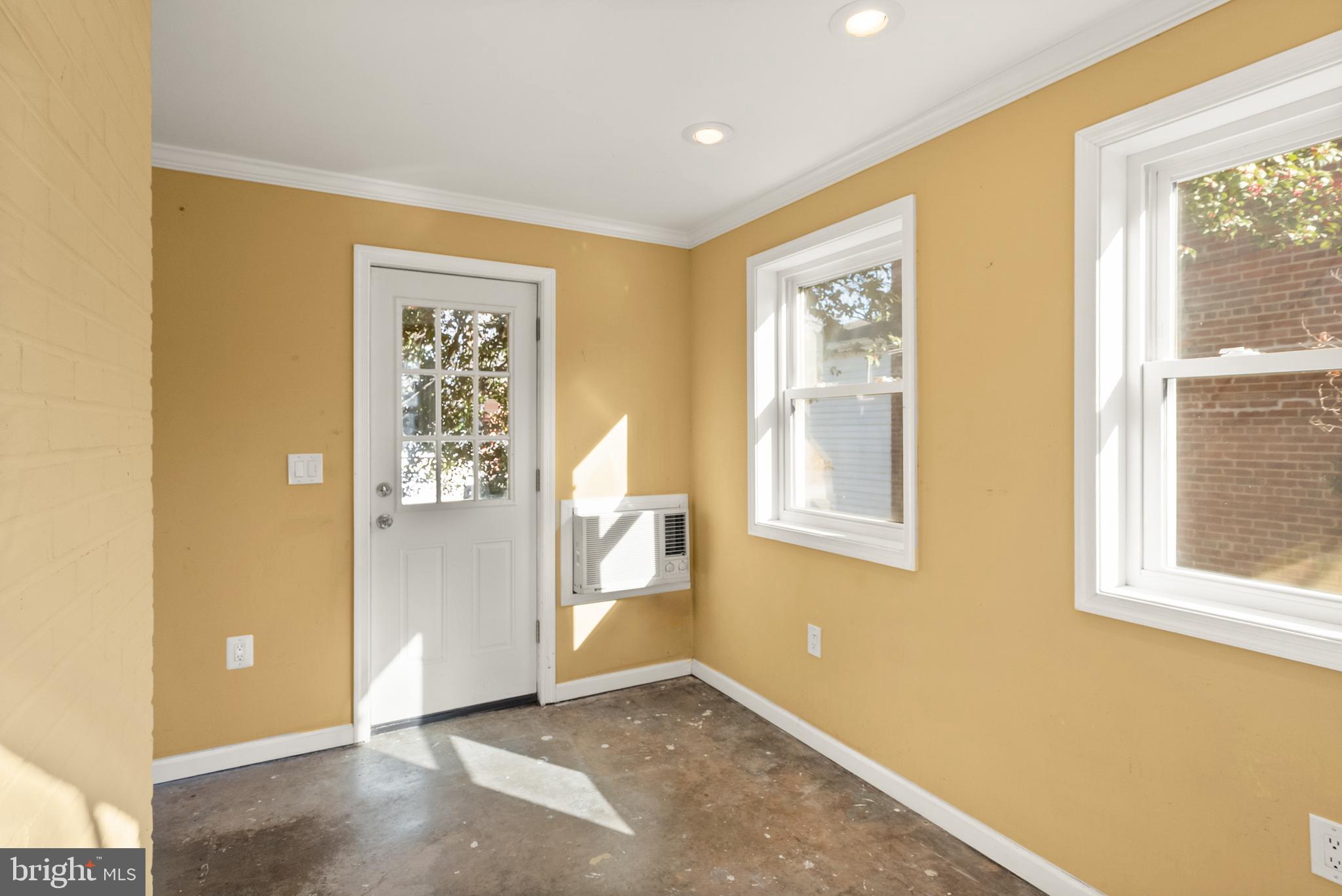 LEE HEIGHTS - Residential