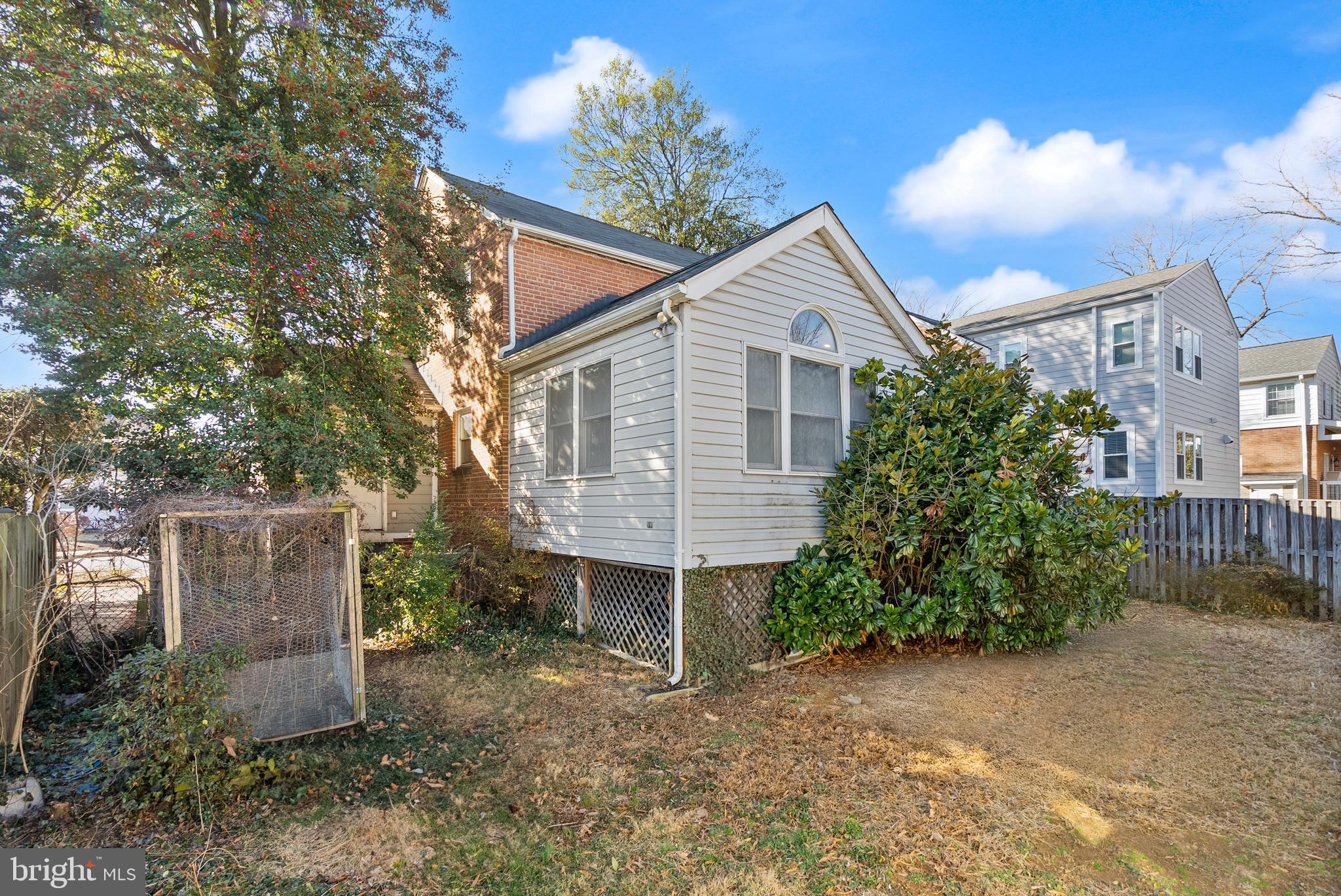 LEE HEIGHTS - Residential