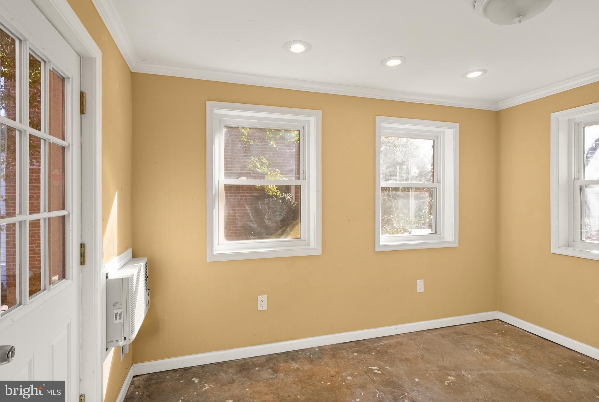 LEE HEIGHTS - Residential