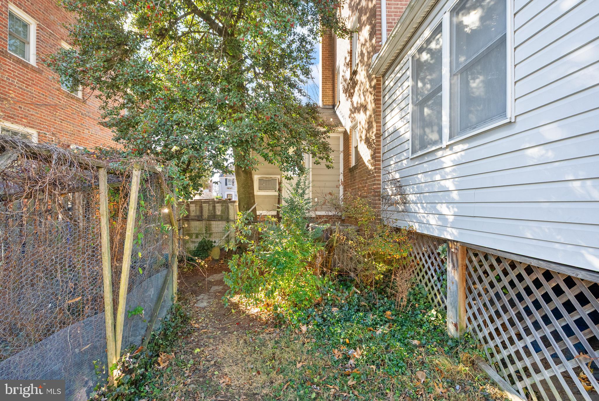 LEE HEIGHTS - Residential