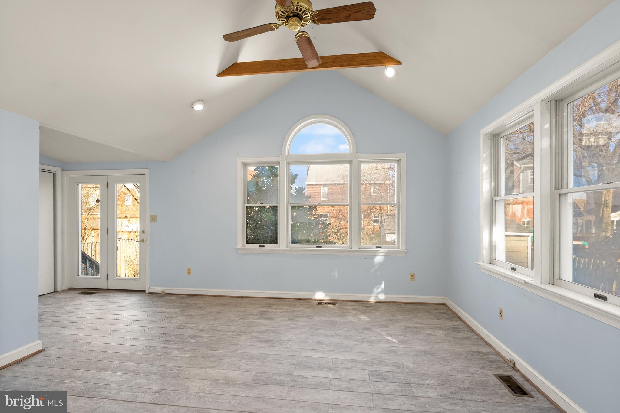 LEE HEIGHTS - Residential