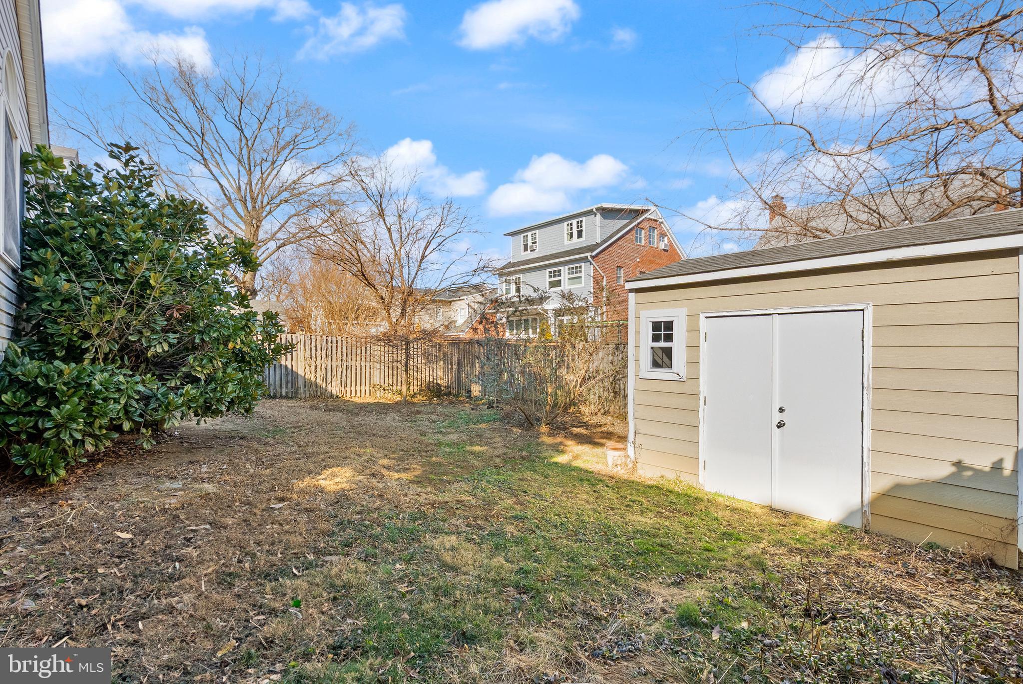 LEE HEIGHTS - Residential