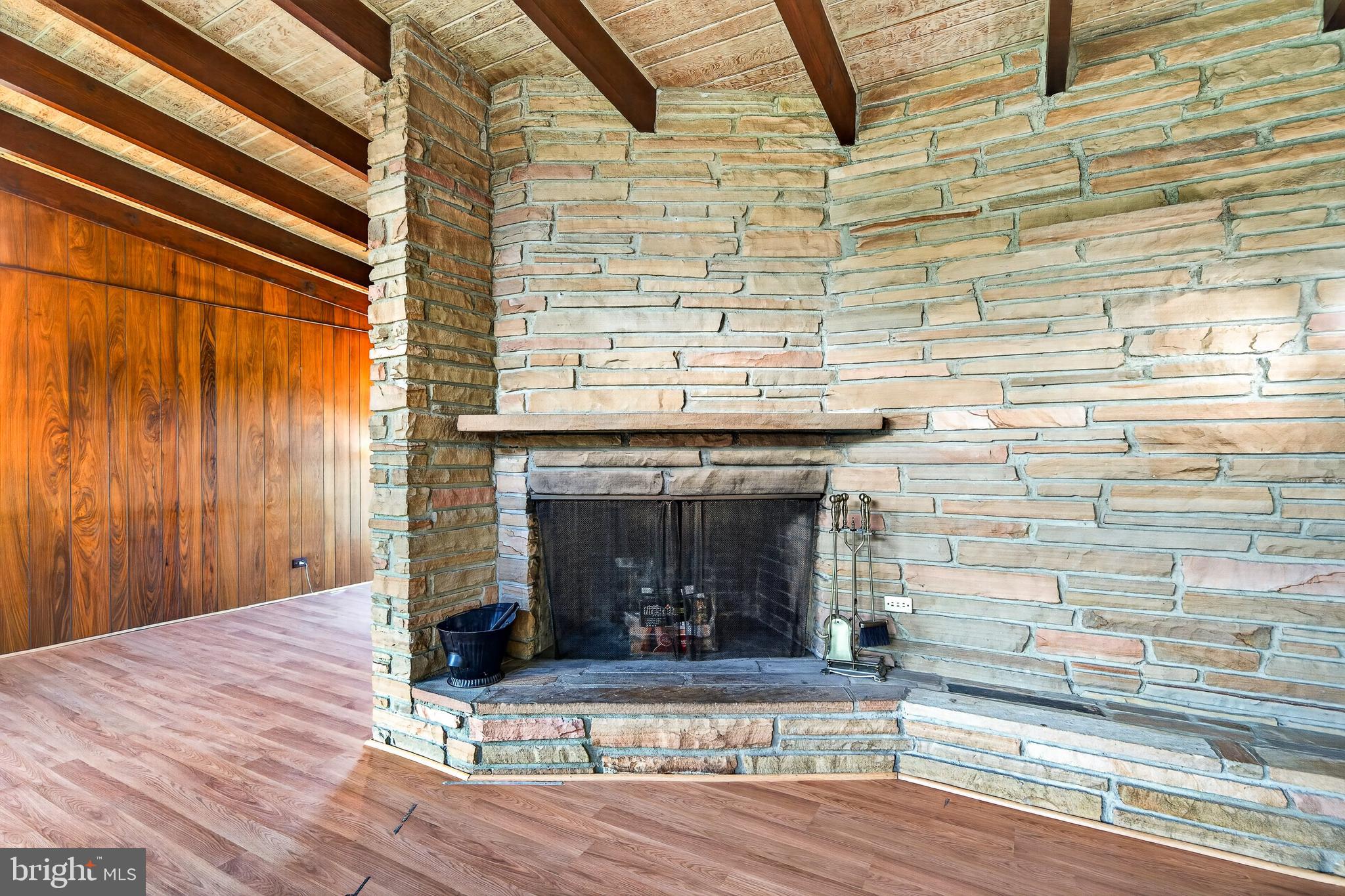2615 DOGWOOD LANE