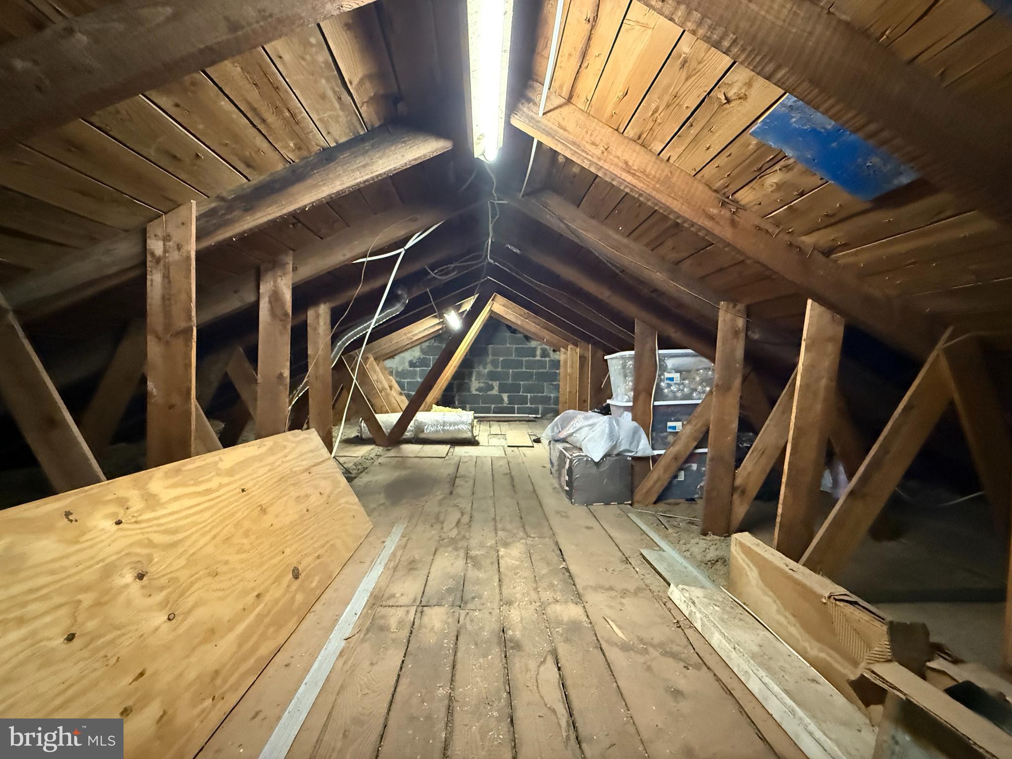 ADELPHI MANOR - Residential Lease