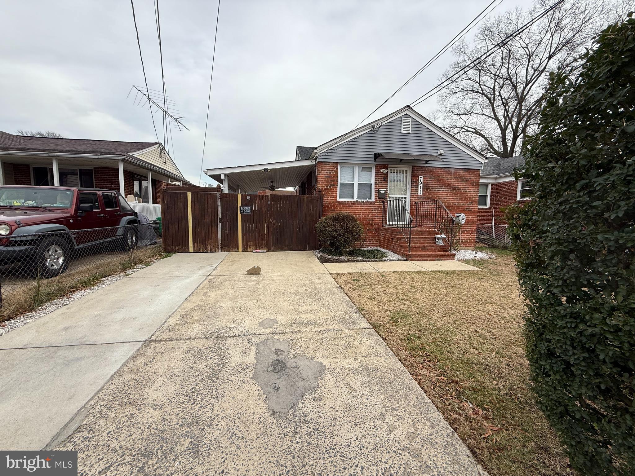 ADELPHI MANOR - Residential Lease