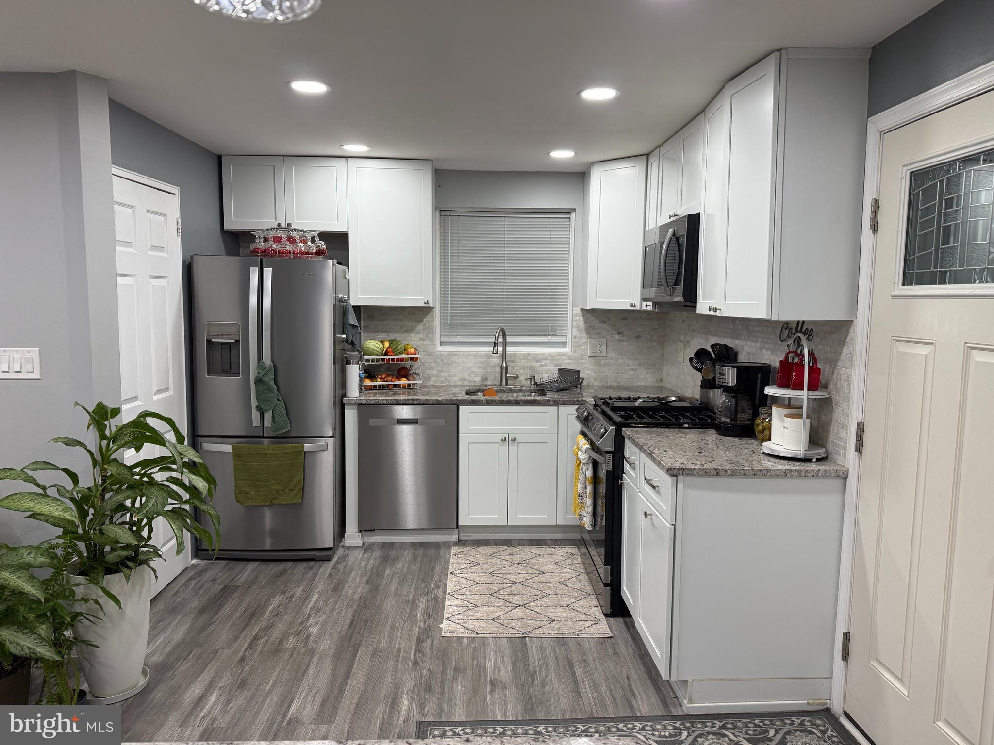 ADELPHI MANOR - Residential Lease