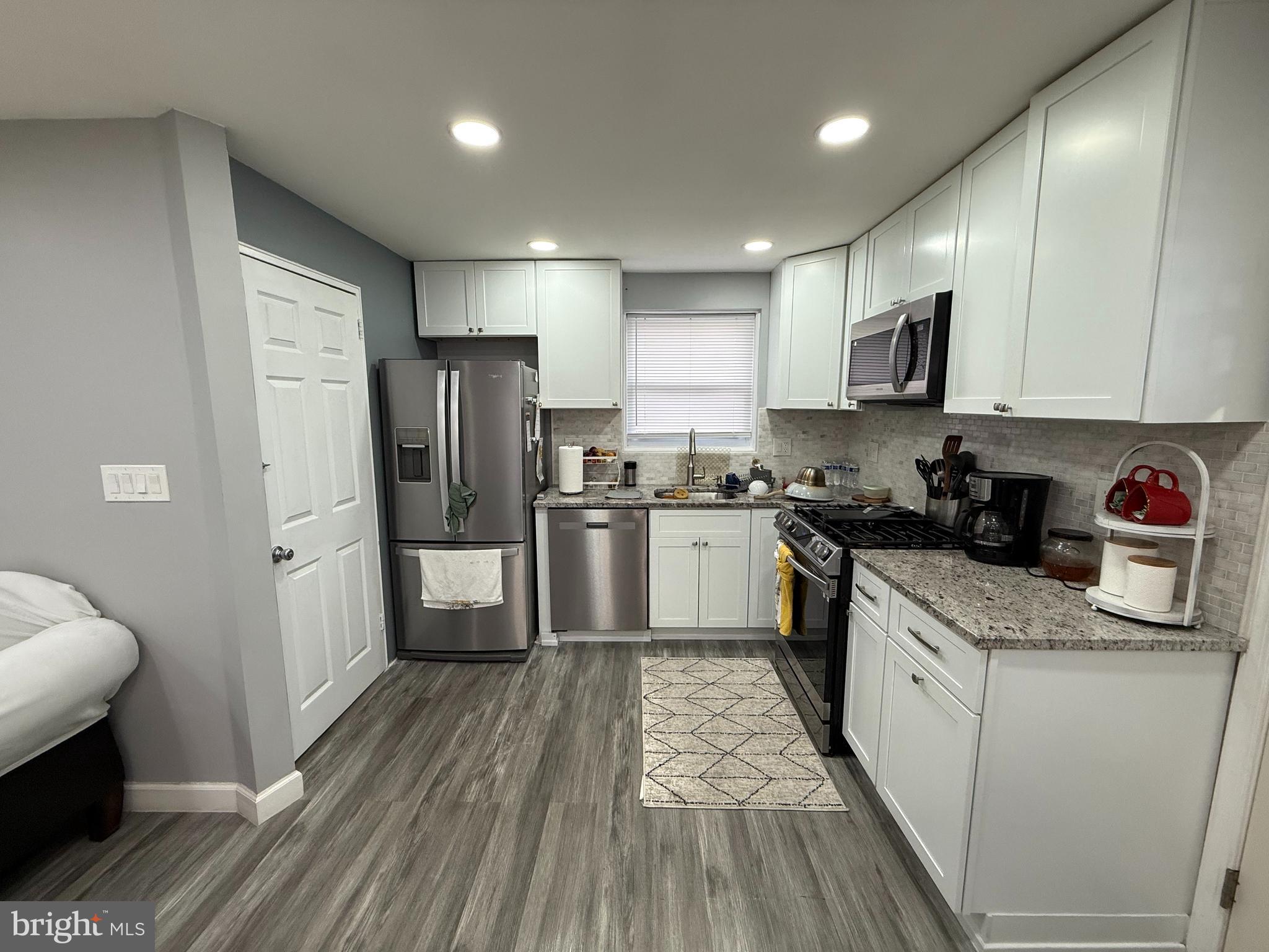 ADELPHI MANOR - Residential Lease