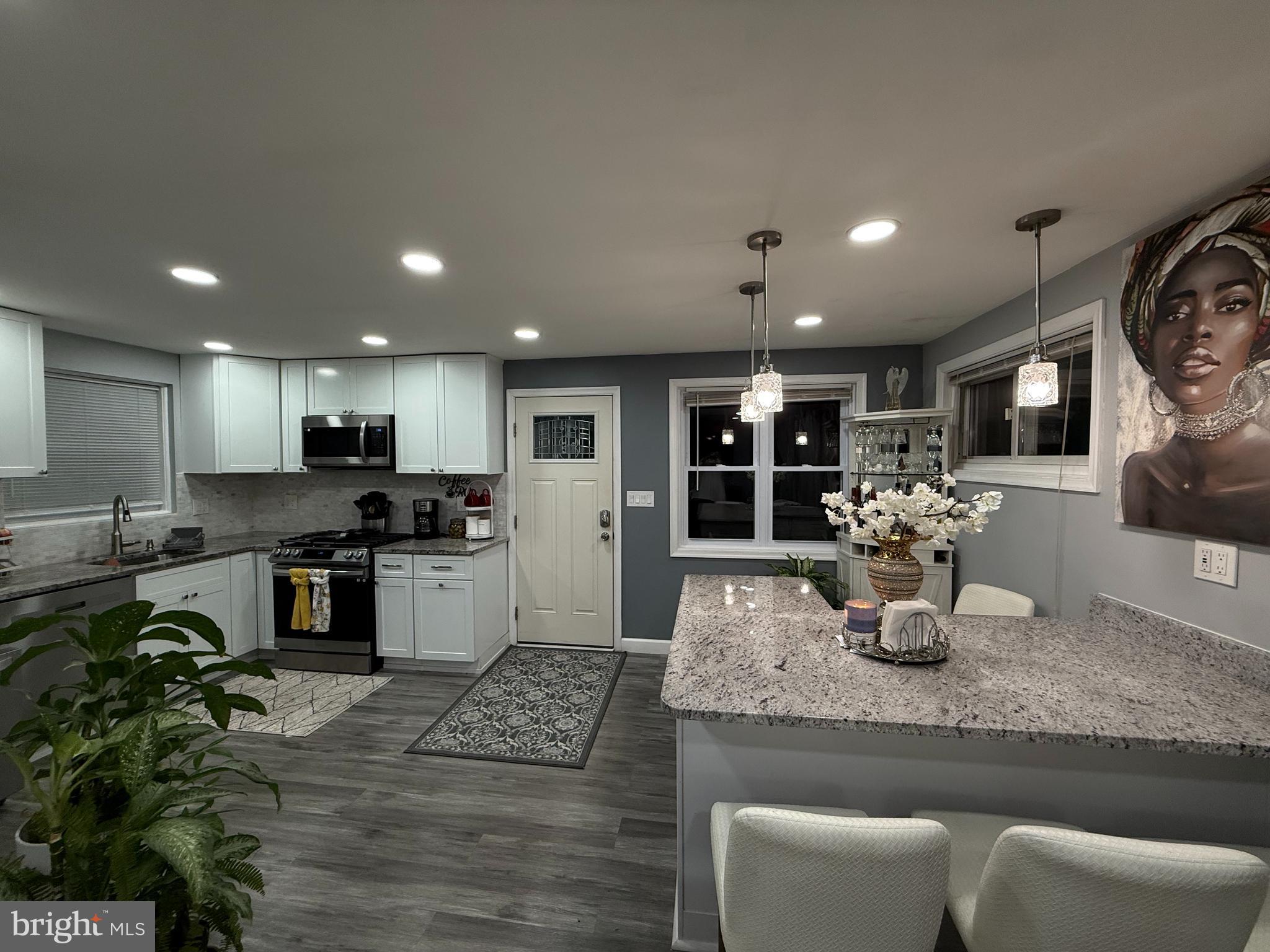 ADELPHI MANOR - Residential Lease