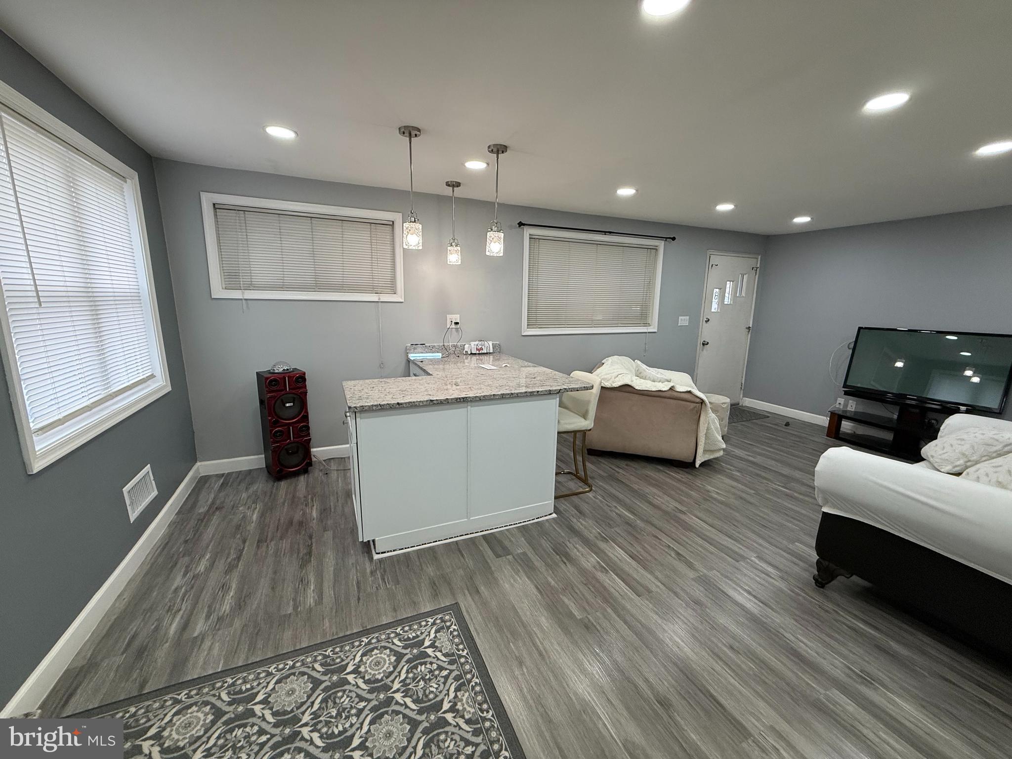 ADELPHI MANOR - Residential Lease