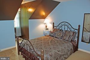 OLDE FIELD - Residential