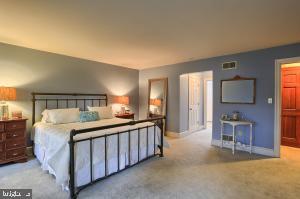 OLDE FIELD - Residential