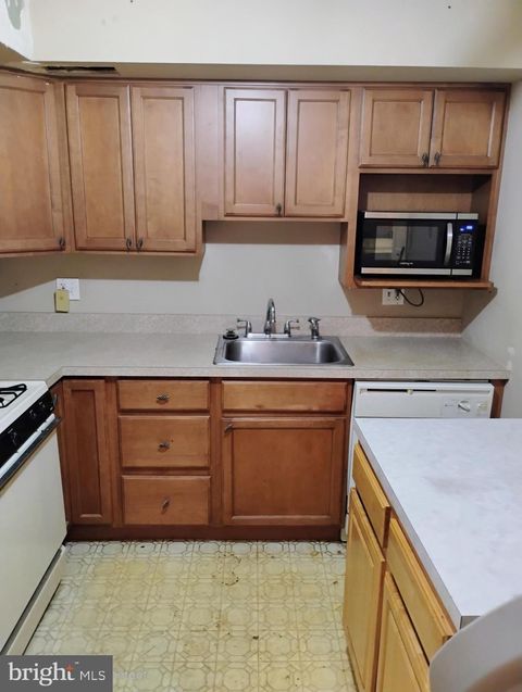 Condo For Sale - 7202 Hilltop Drive<br/> BROOKHAVEN, PA 19015