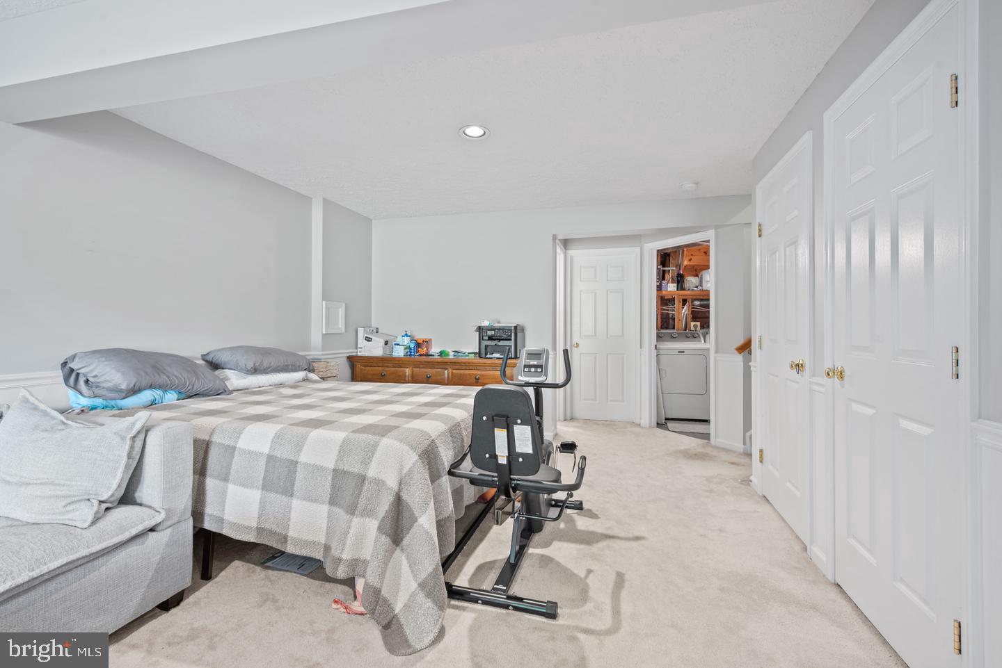 STUART MECHANIC - Residential Lease