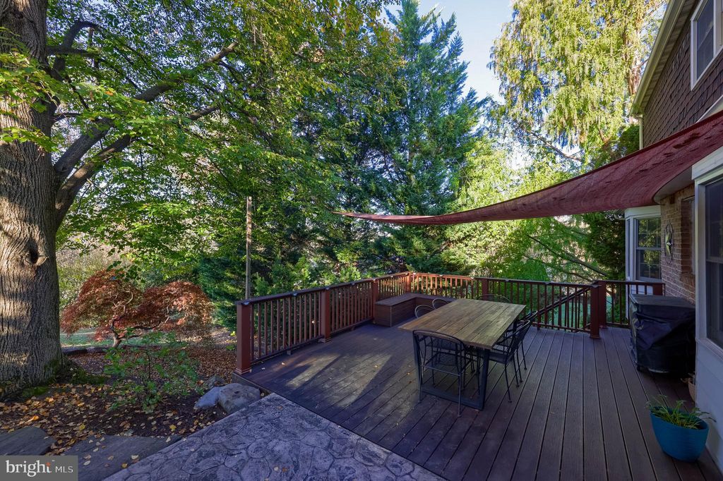 Photo of 1610 Detwiler Court, YORK, PA 17403 (MLS # PAYK2092804)