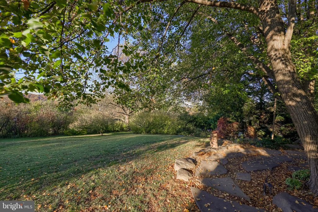 Photo of 1610 Detwiler Court, YORK, PA 17403 (MLS # PAYK2092804)