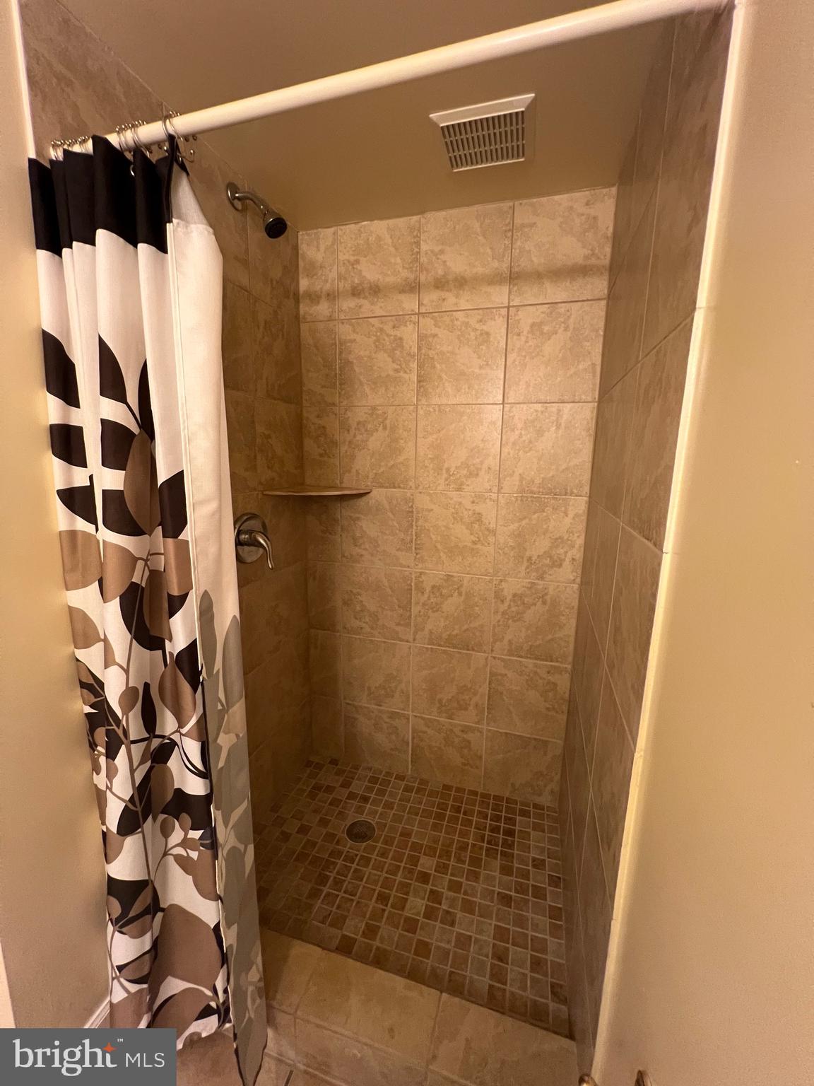 QUINCE ORCHARD PARK - Residential Lease