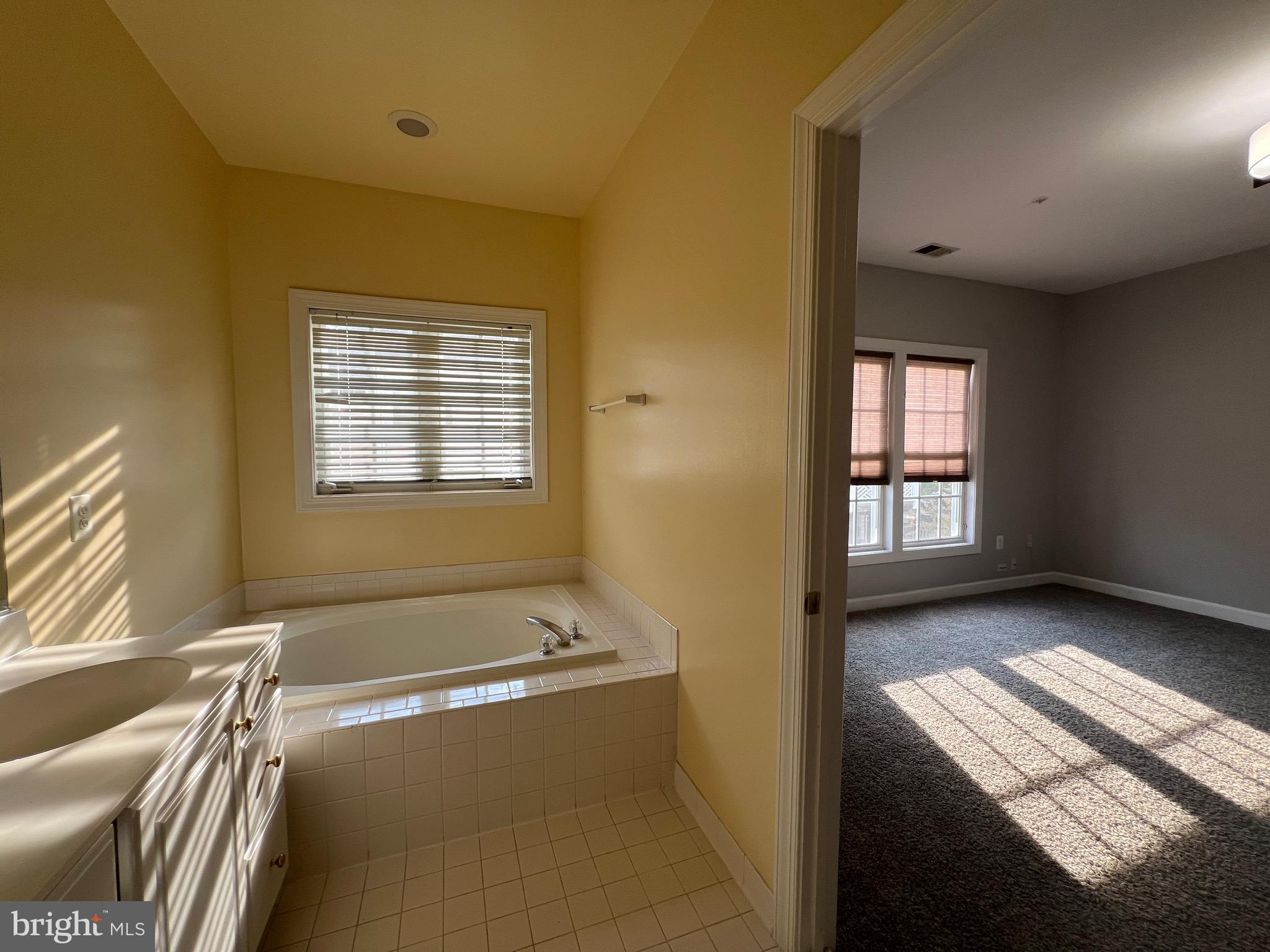 QUINCE ORCHARD PARK - Residential Lease