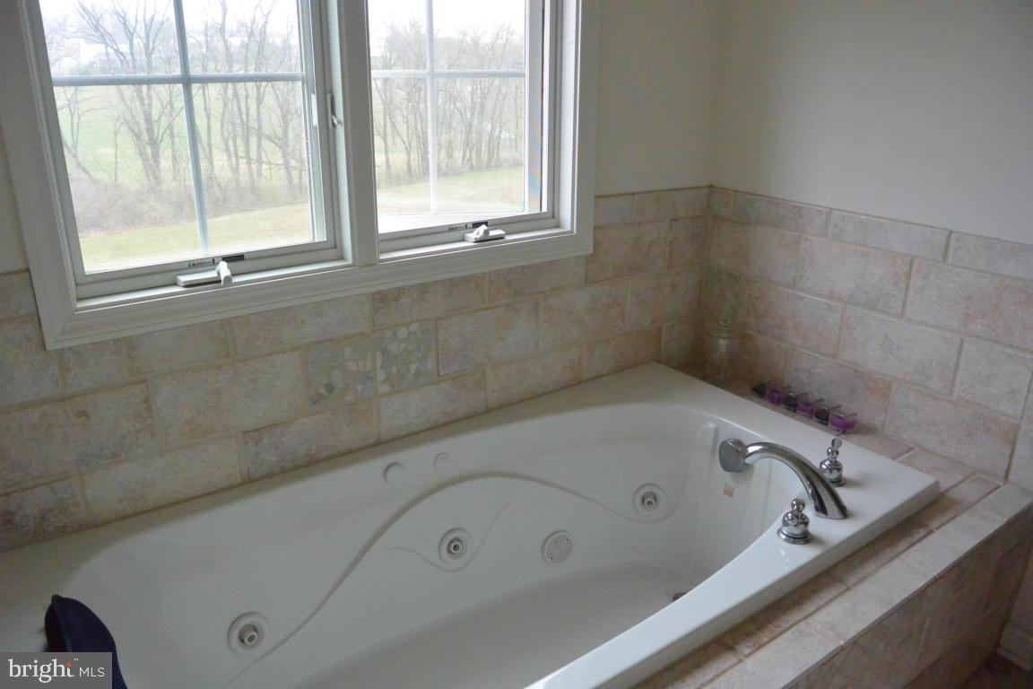 VICTORIAS POND - Residential