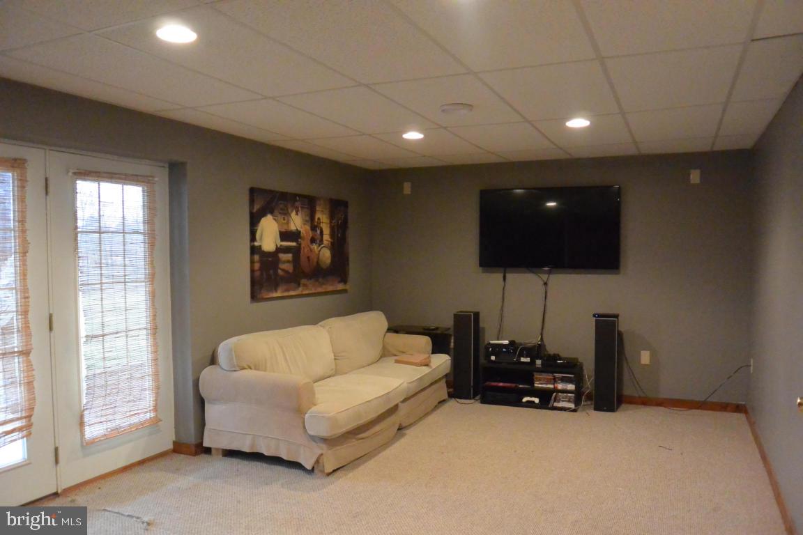 VICTORIAS POND - Residential