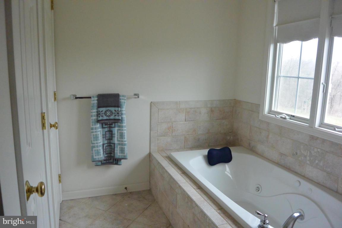 VICTORIAS POND - Residential