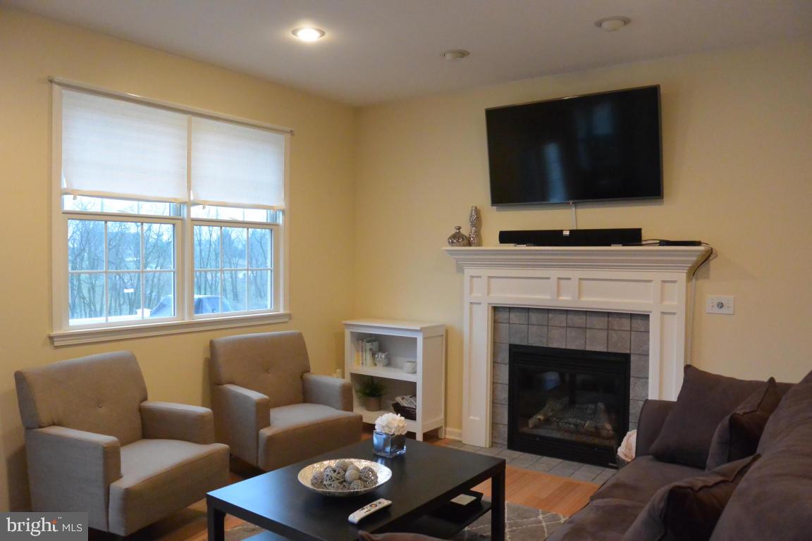 VICTORIAS POND - Residential