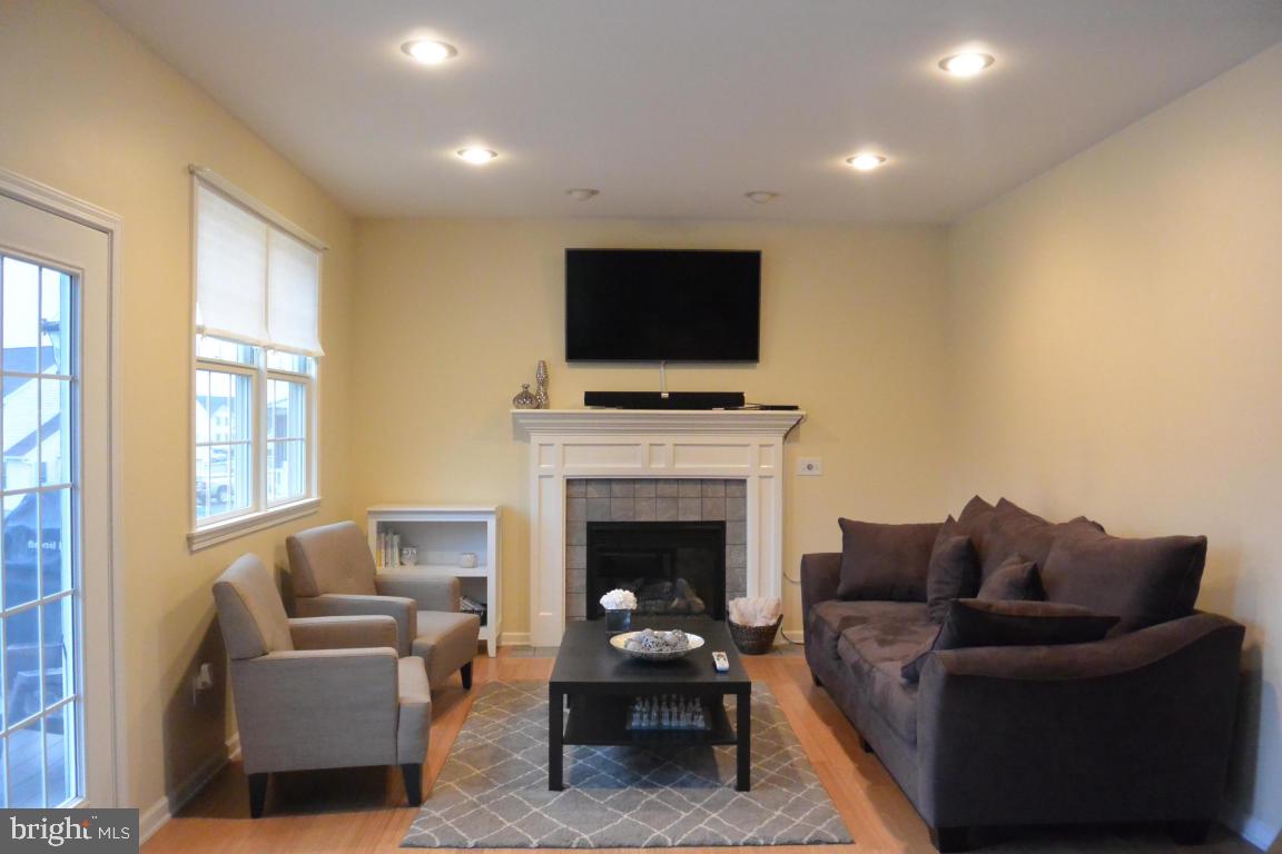 VICTORIAS POND - Residential